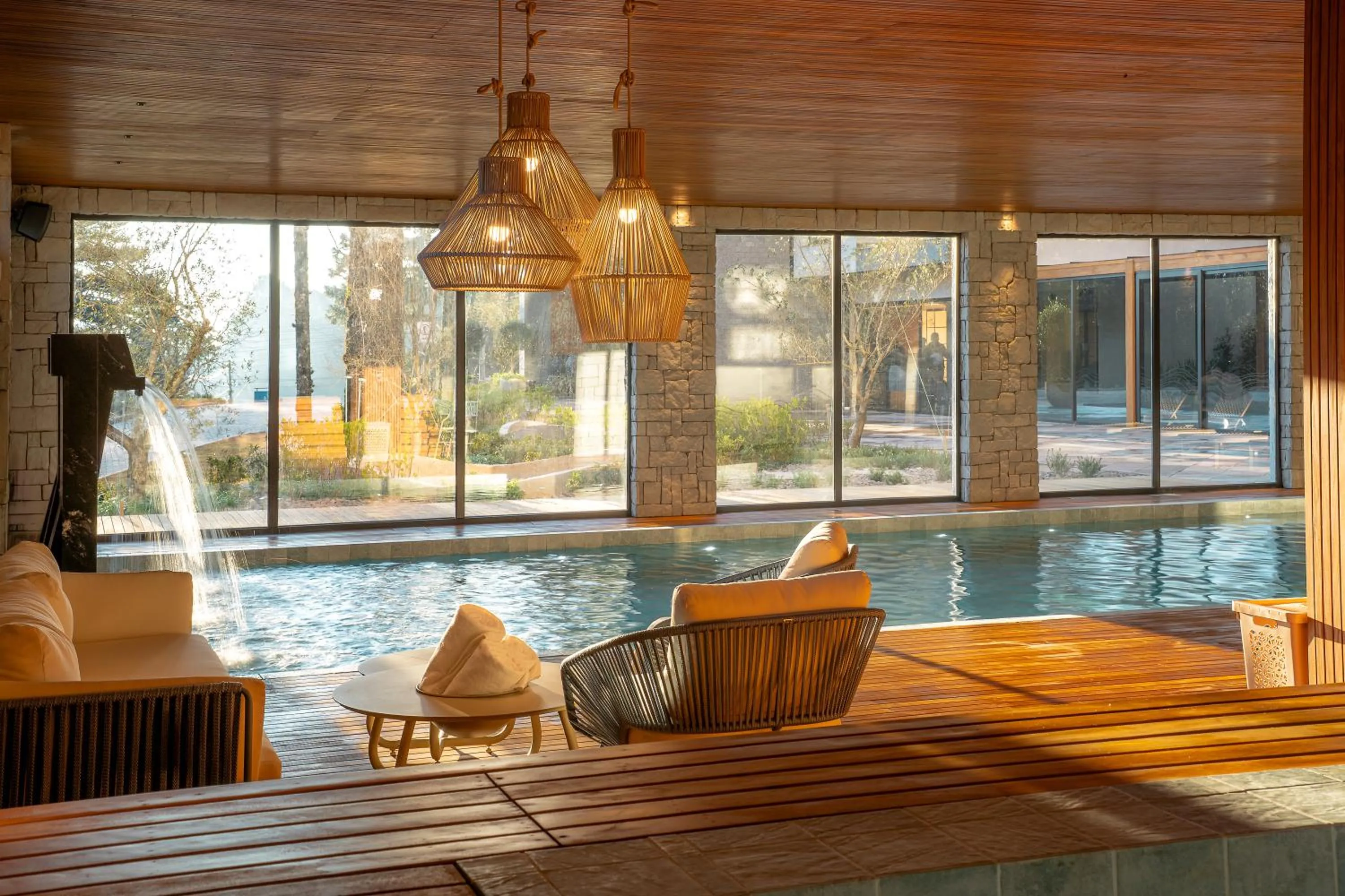 Swimming pool in Golden Tulip Canela OFICIAL