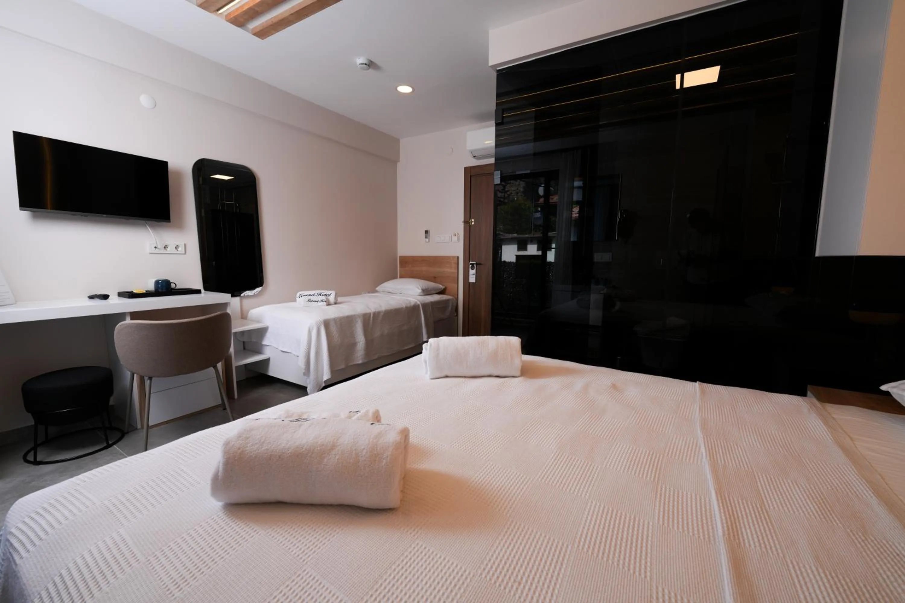 TV and multimedia, Bed in Dalyan Lorend Inn