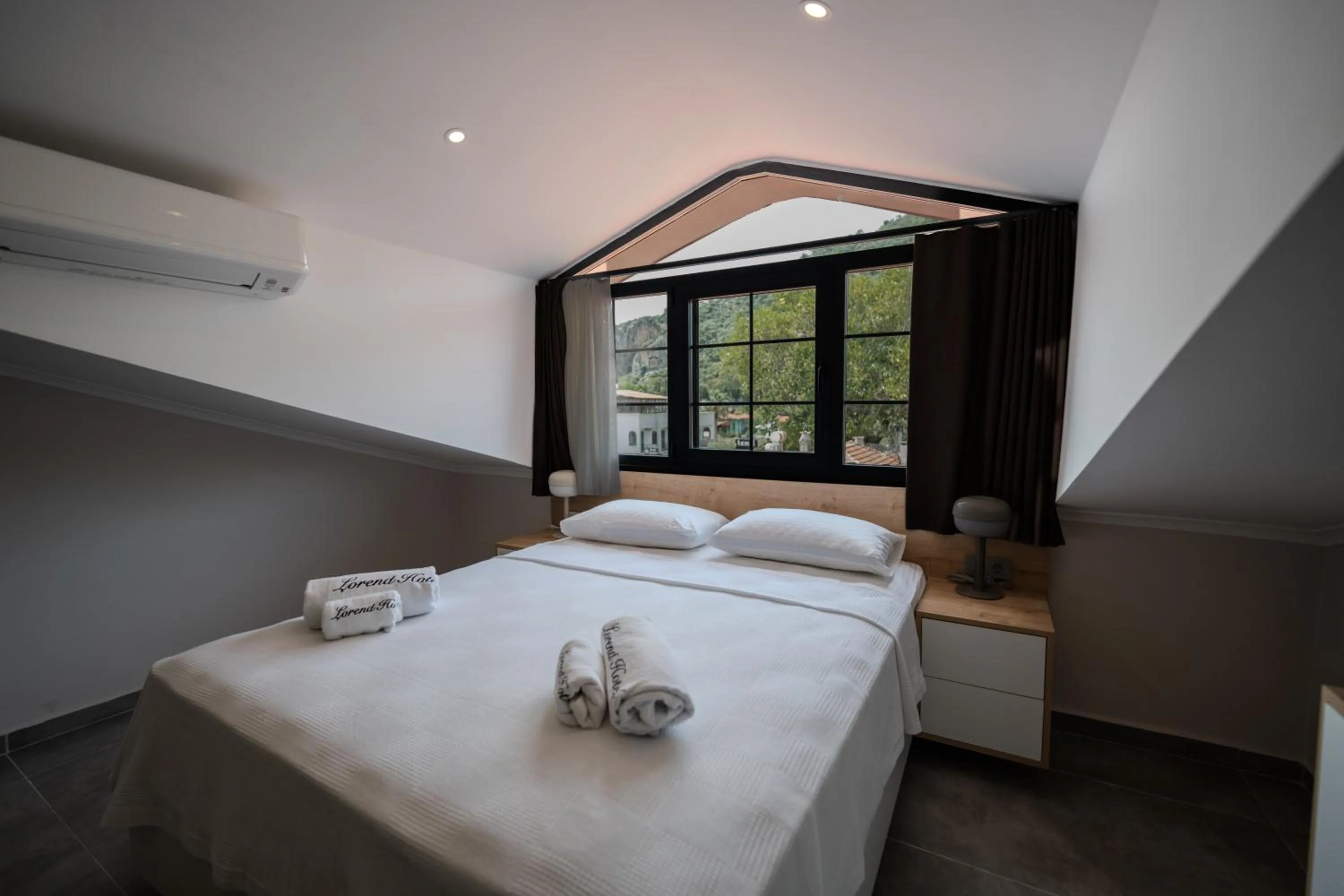 Photo of the whole room, Bed in Dalyan Lorend Inn
