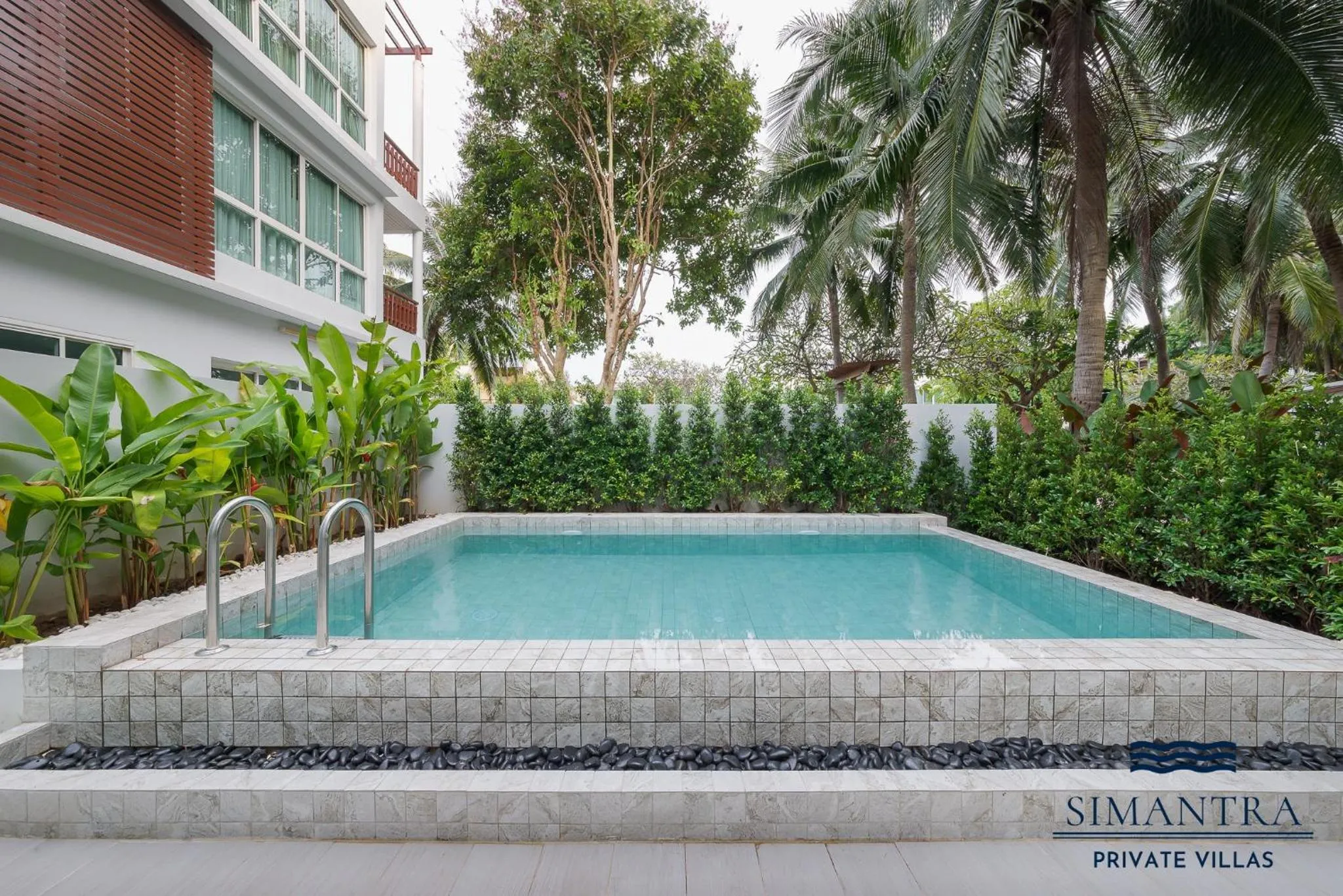 Swimming pool in Simantra Private Villas