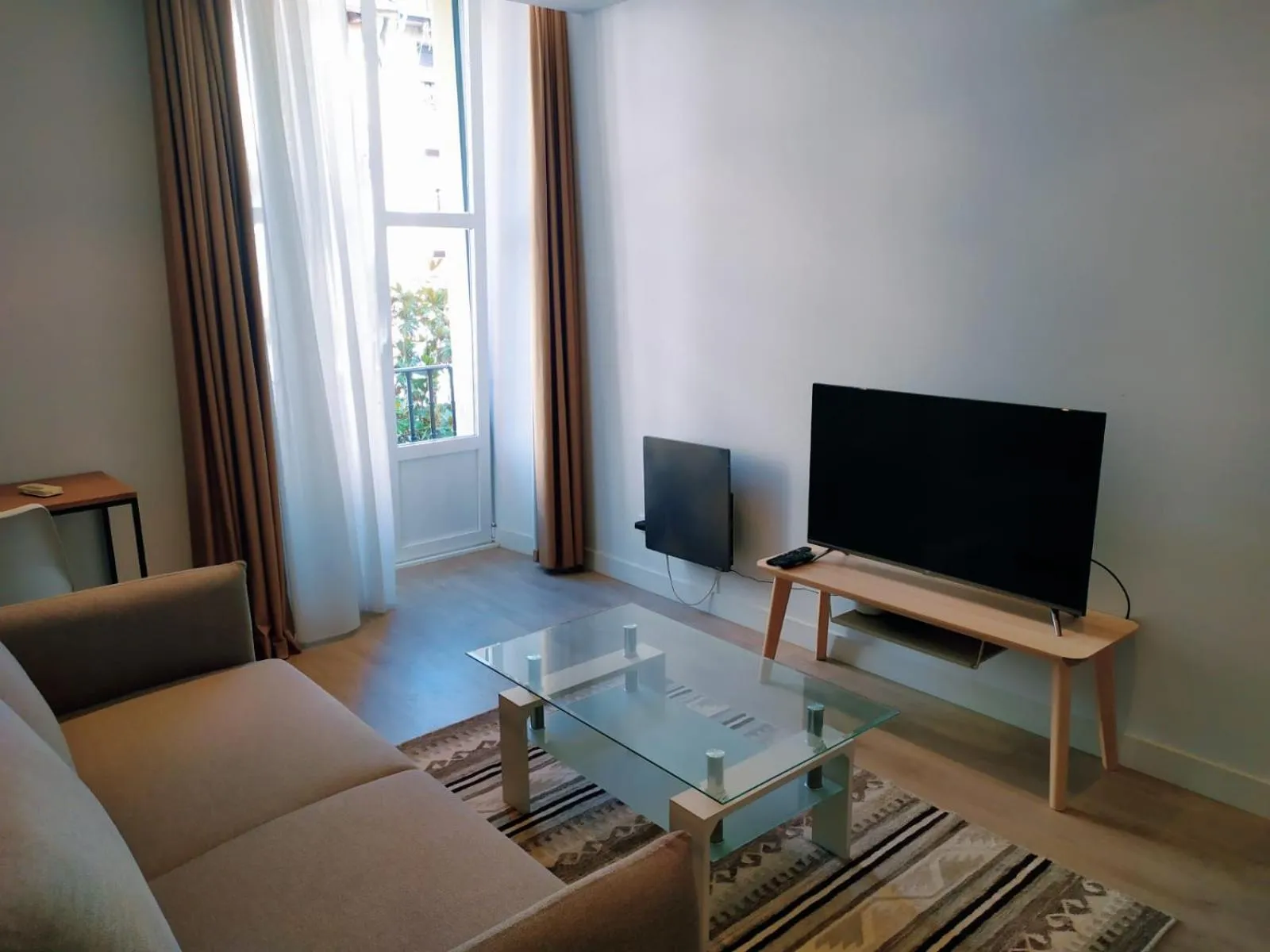 TV and multimedia in Pensión Sarriegi