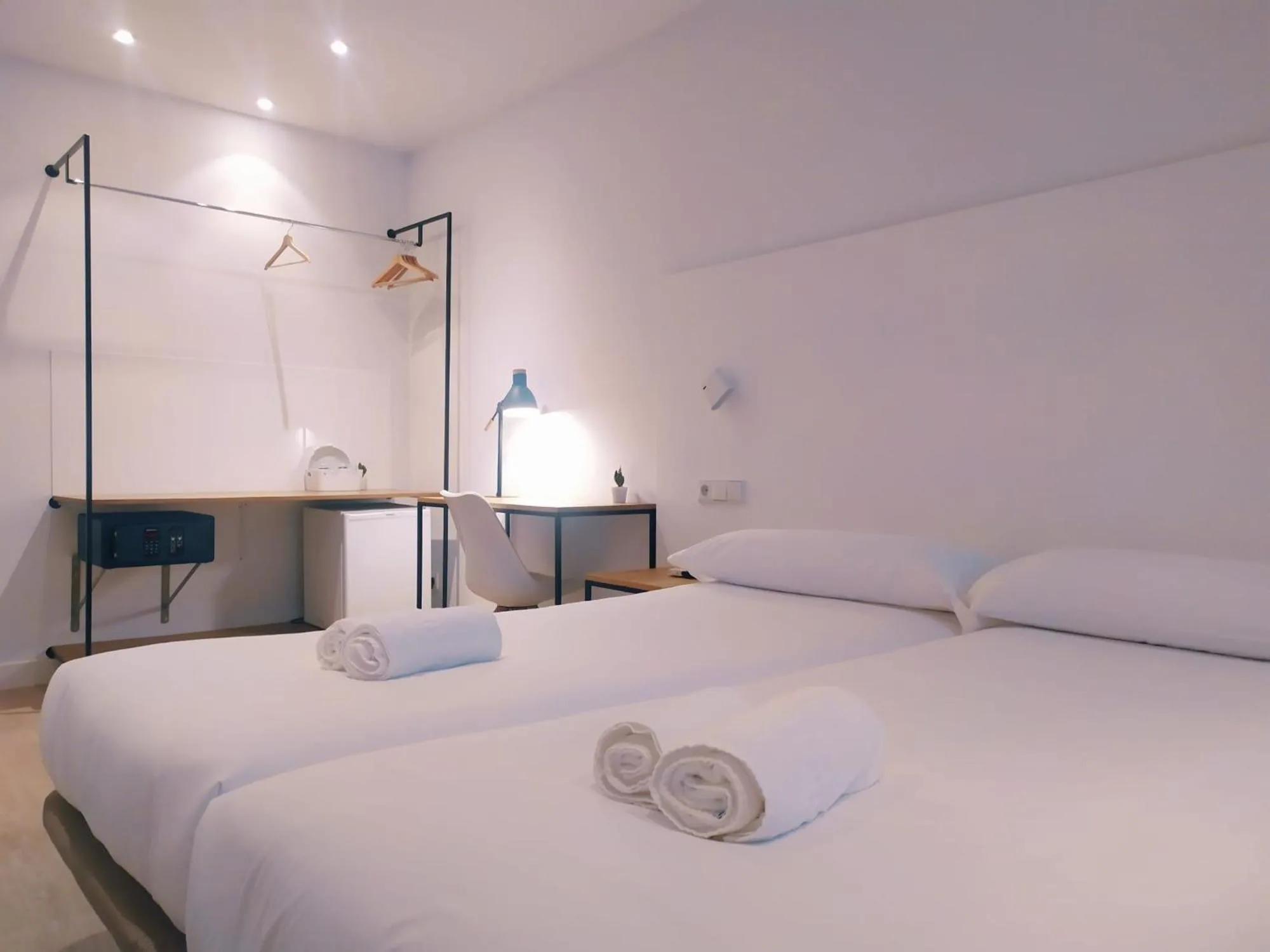 Photo of the whole room, Bed in Pensión Sarriegi