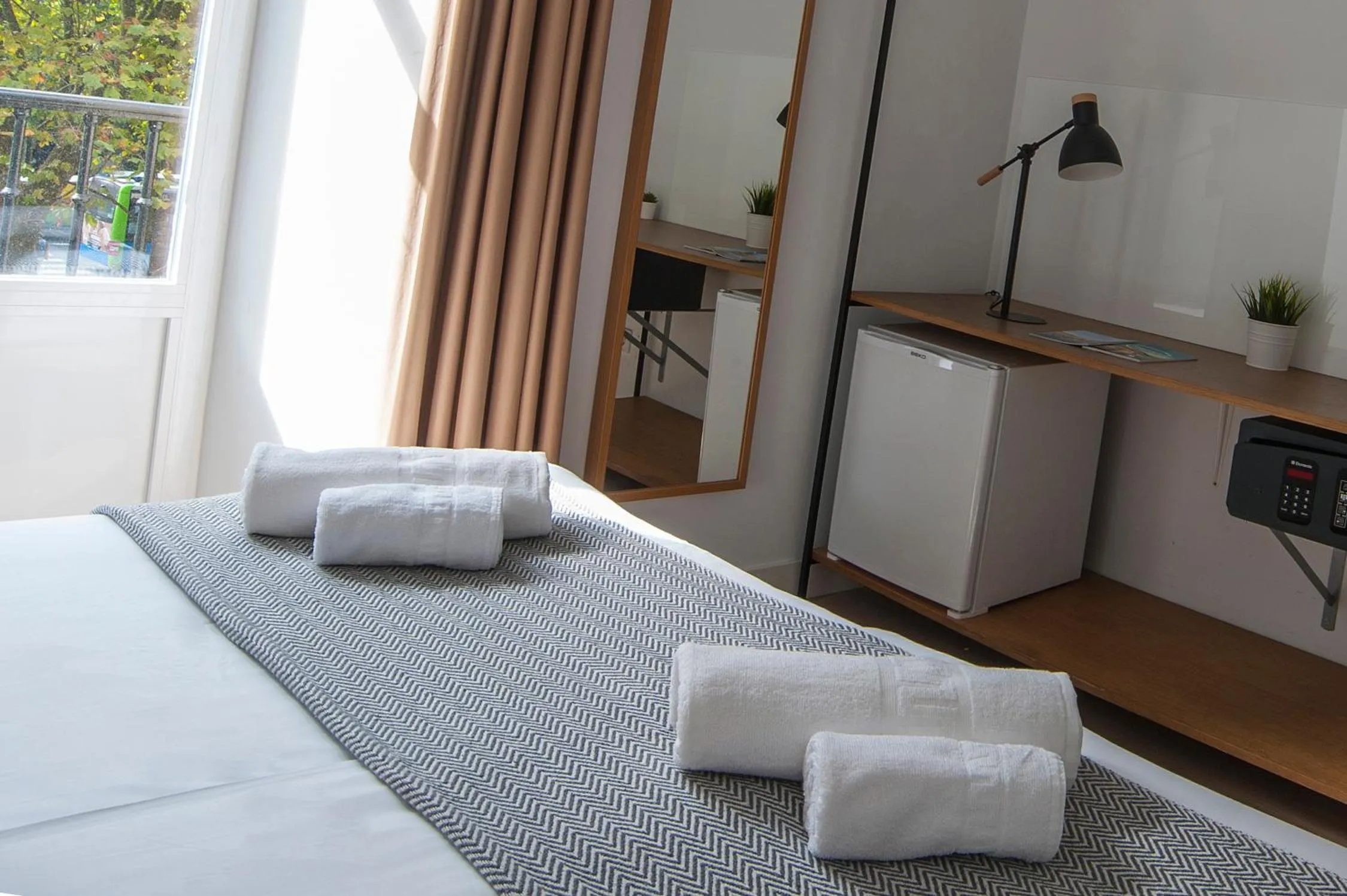 Photo of the whole room, Bed in Pensión Sarriegi