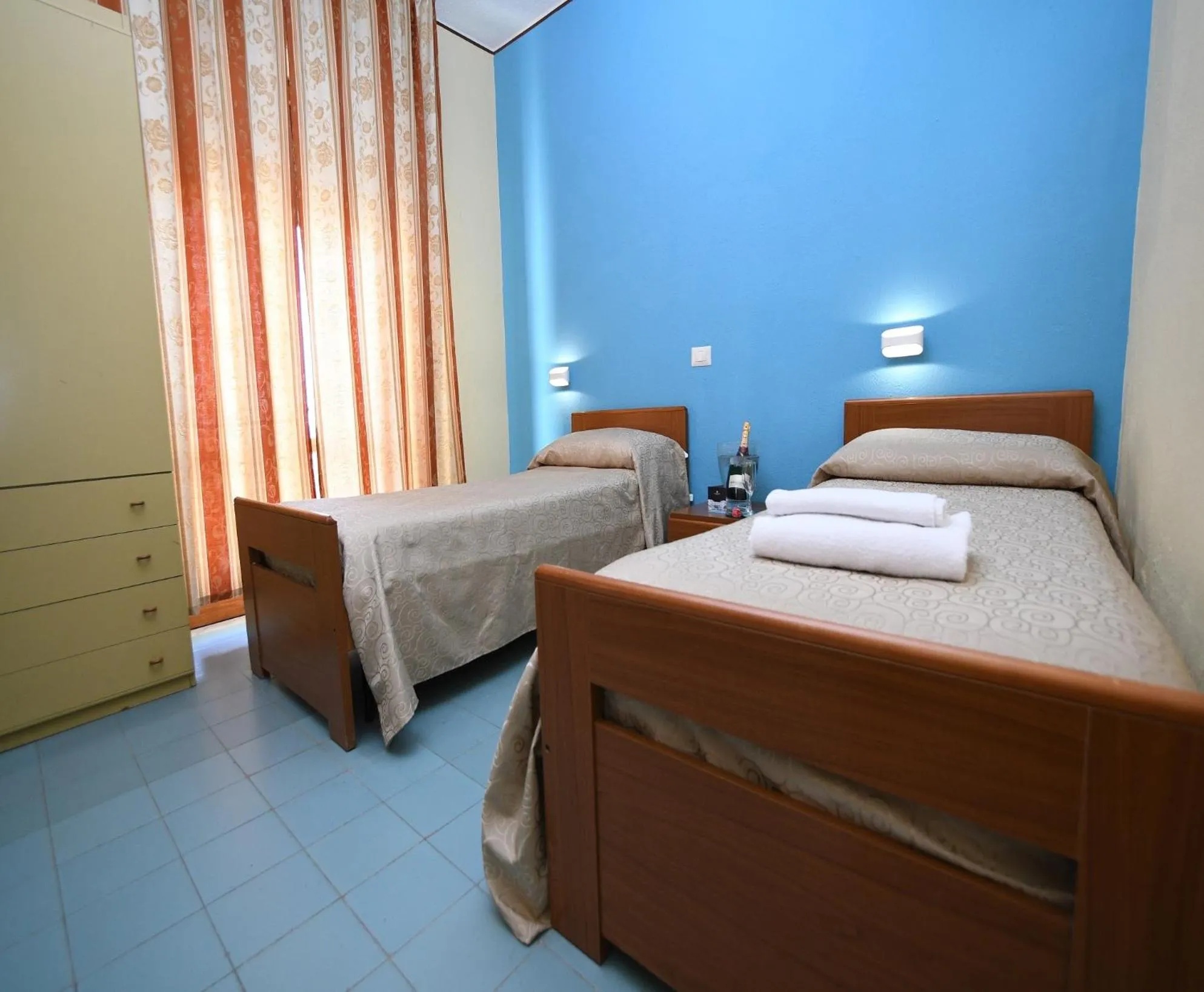 Photo of the whole room, Bed in International Resort