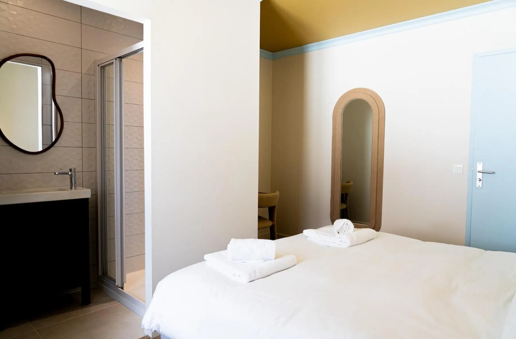 Photo of the whole room, Bed in Hotel Bleu Soleil