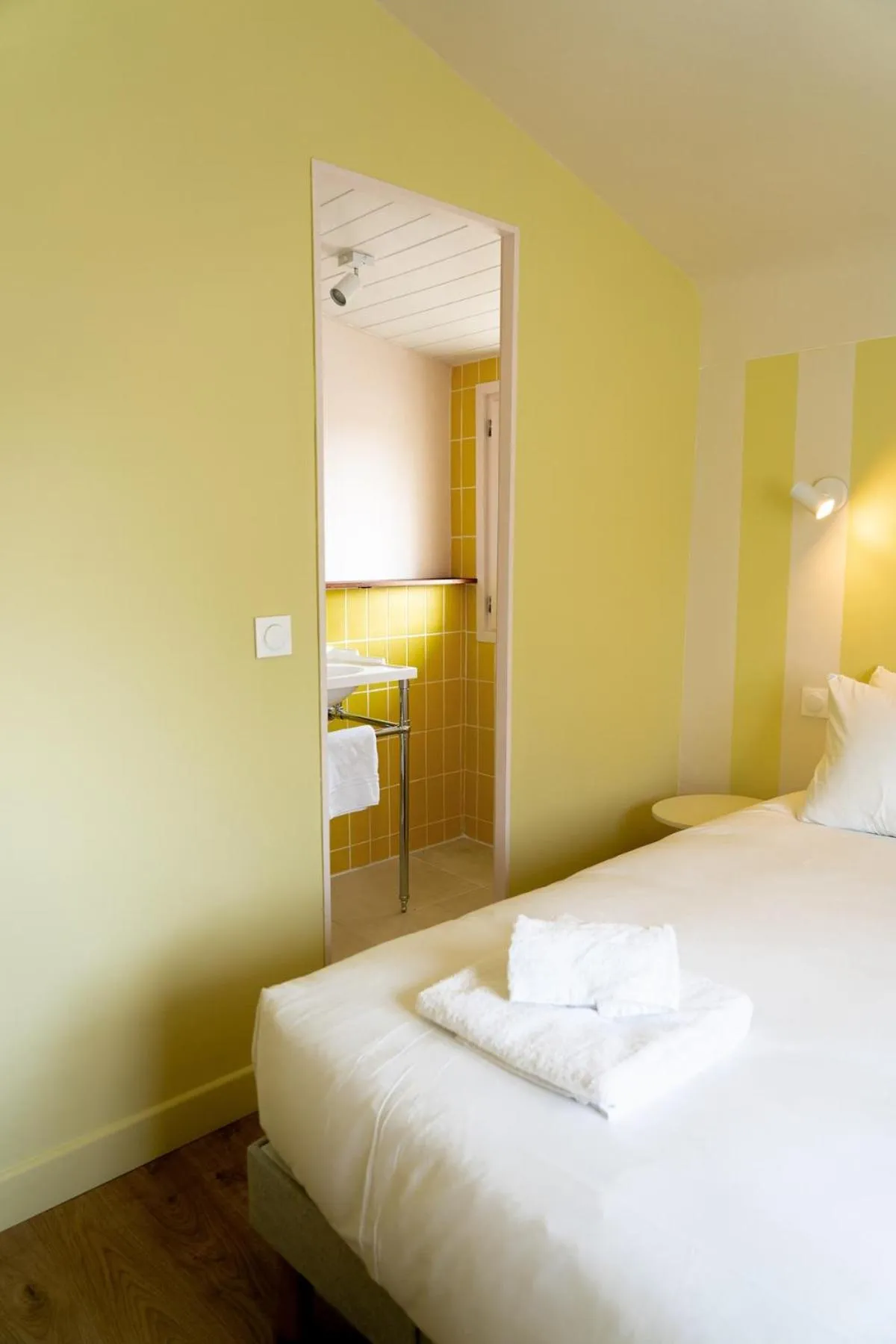 Bed in Hotel Bleu Soleil