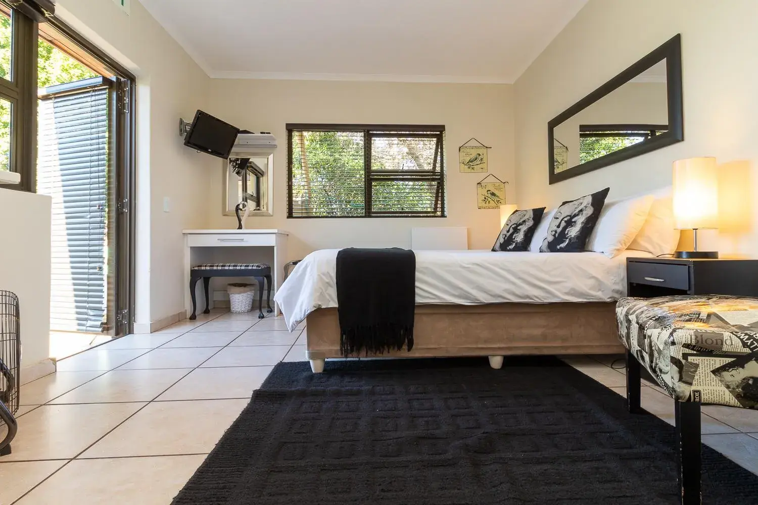 Basic Studio in Tyger Classique Self-Catering Cape Town, Tyger Valley Basic Studio in Tyger Classique Self-Catering Cape Town, Tyger Valley