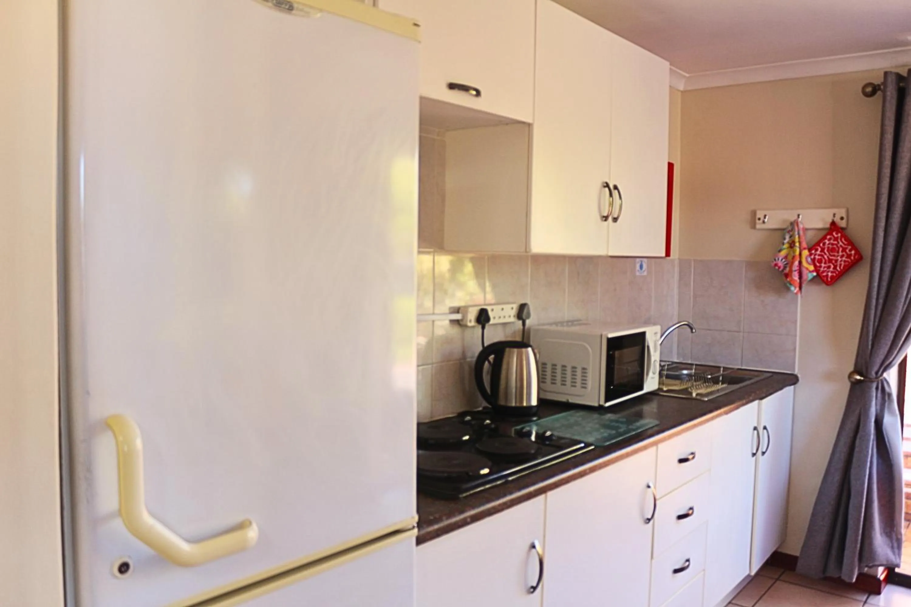Kitchen or kitchenette in Tyger Classique Self-Catering Cape Town, Tyger Valley