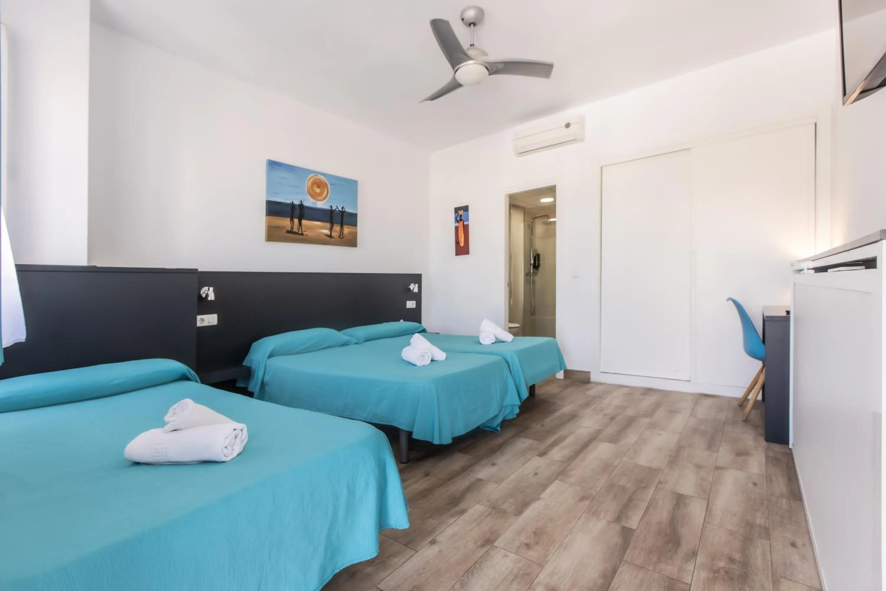 Bed in Hotel Zen Airport