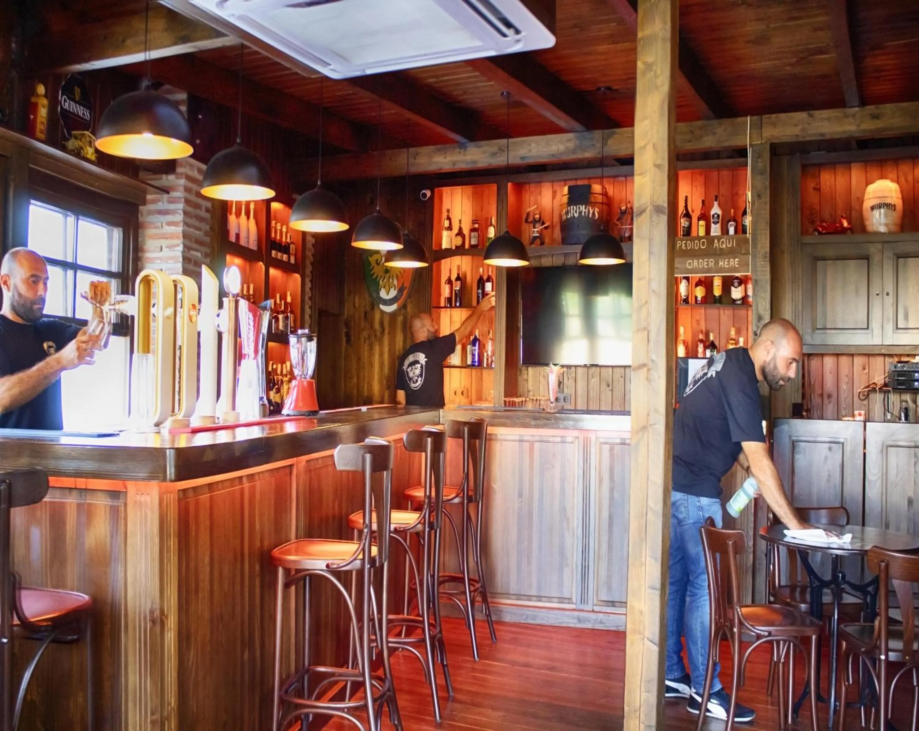 Restaurant/places to eat in Hotel Zen Airport