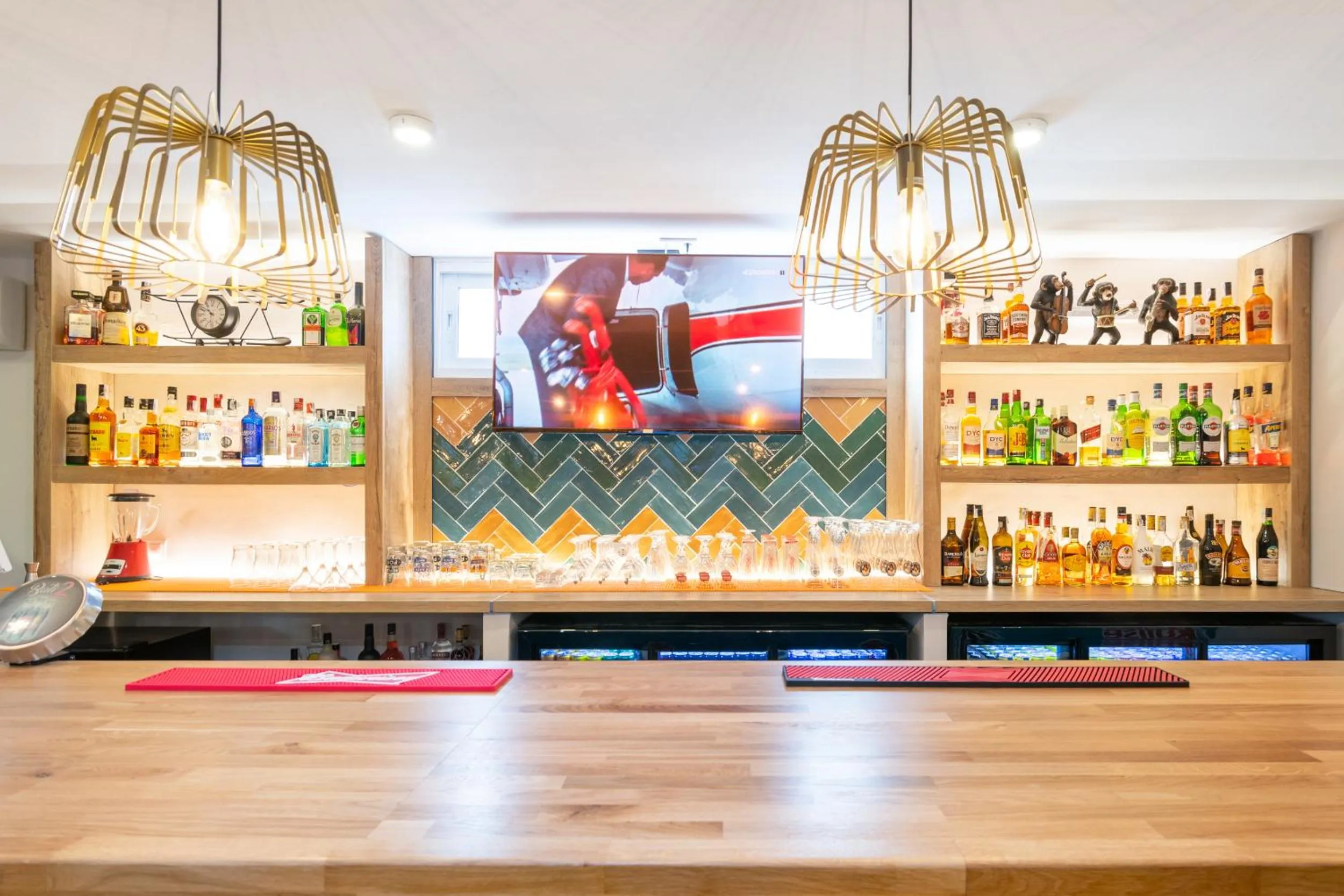 Restaurant/places to eat in Hotel Zen Airport