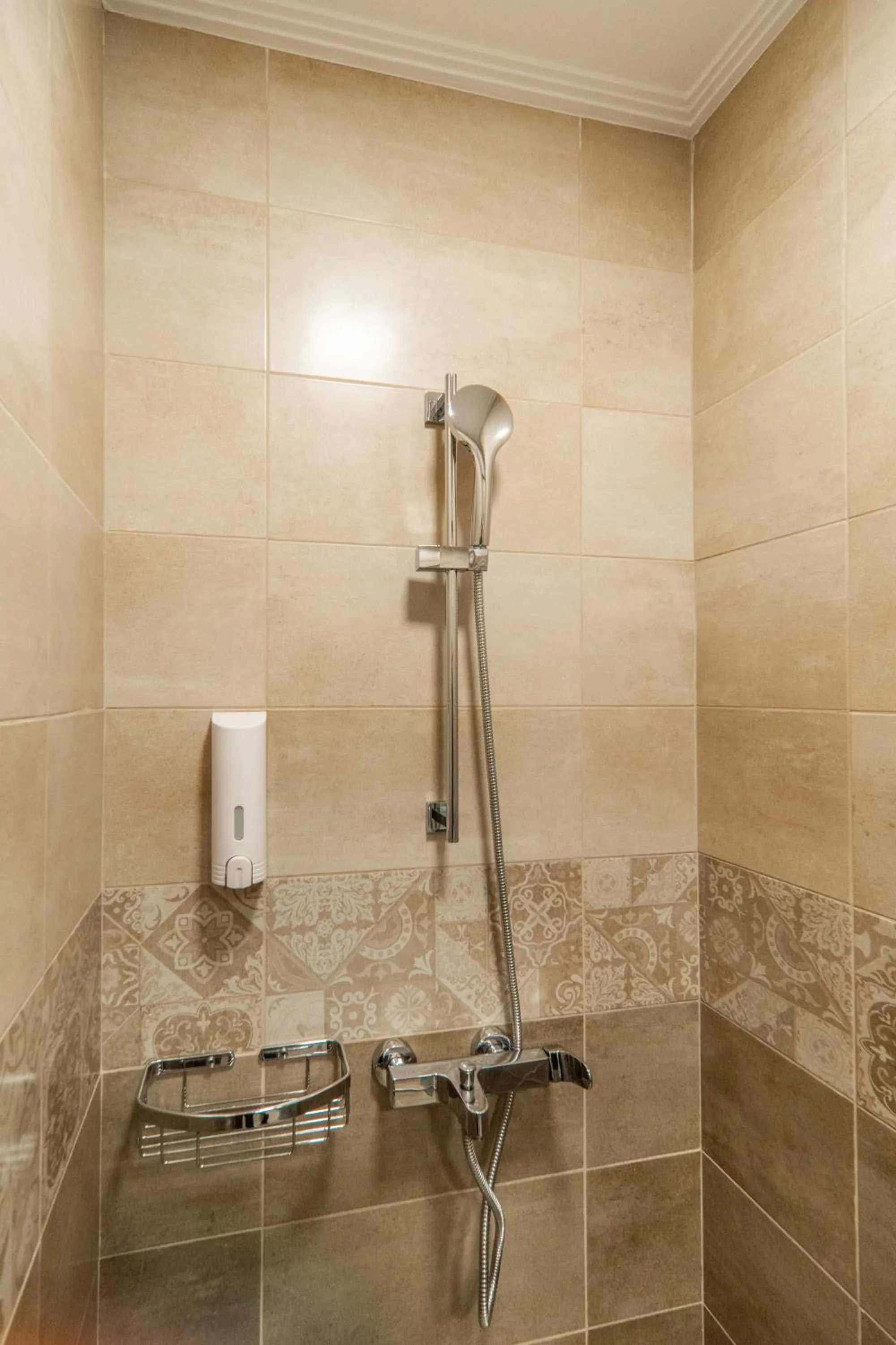 Shower in Altirina Studios