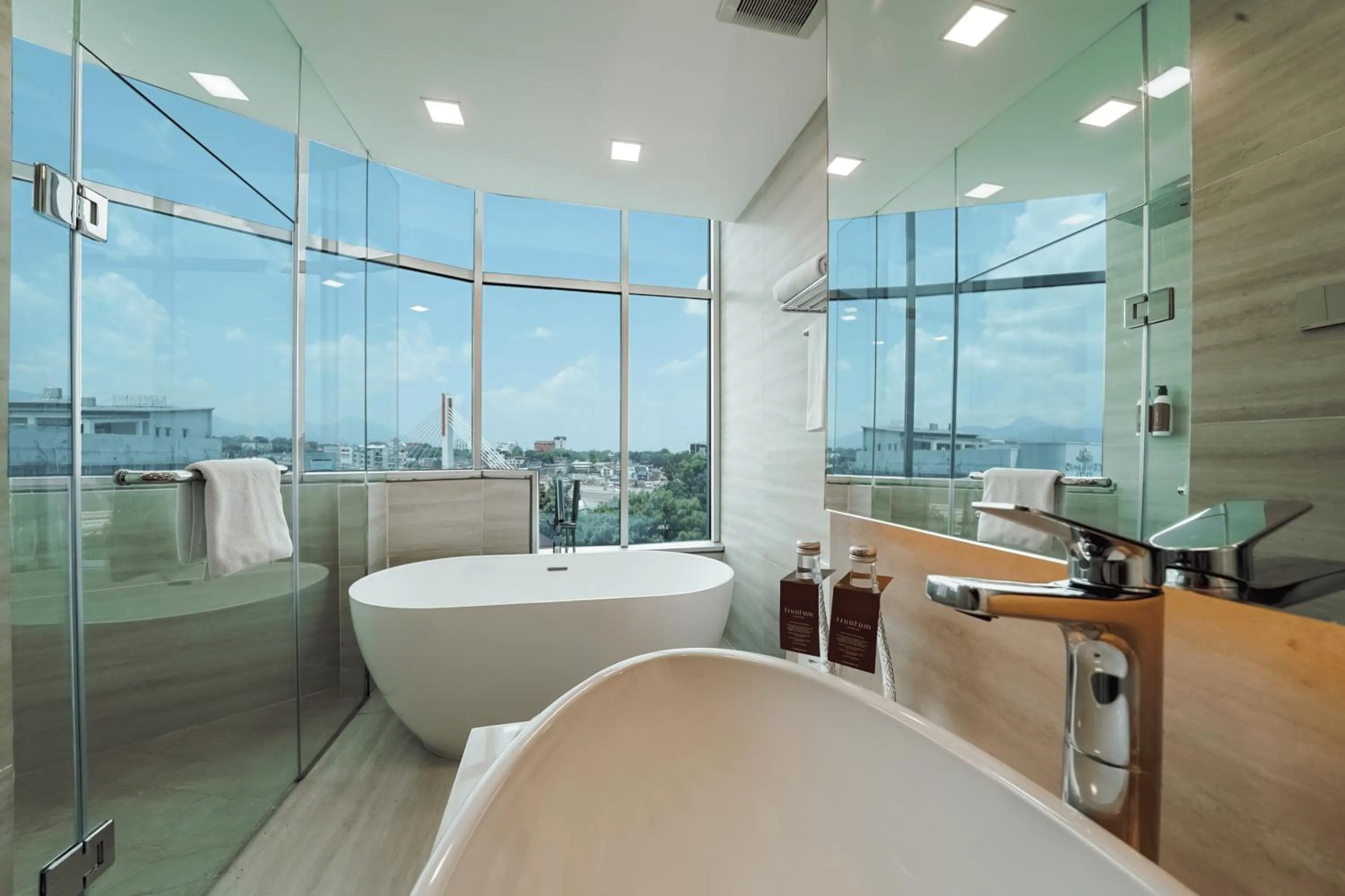 Shower in Truntum Cihampelas