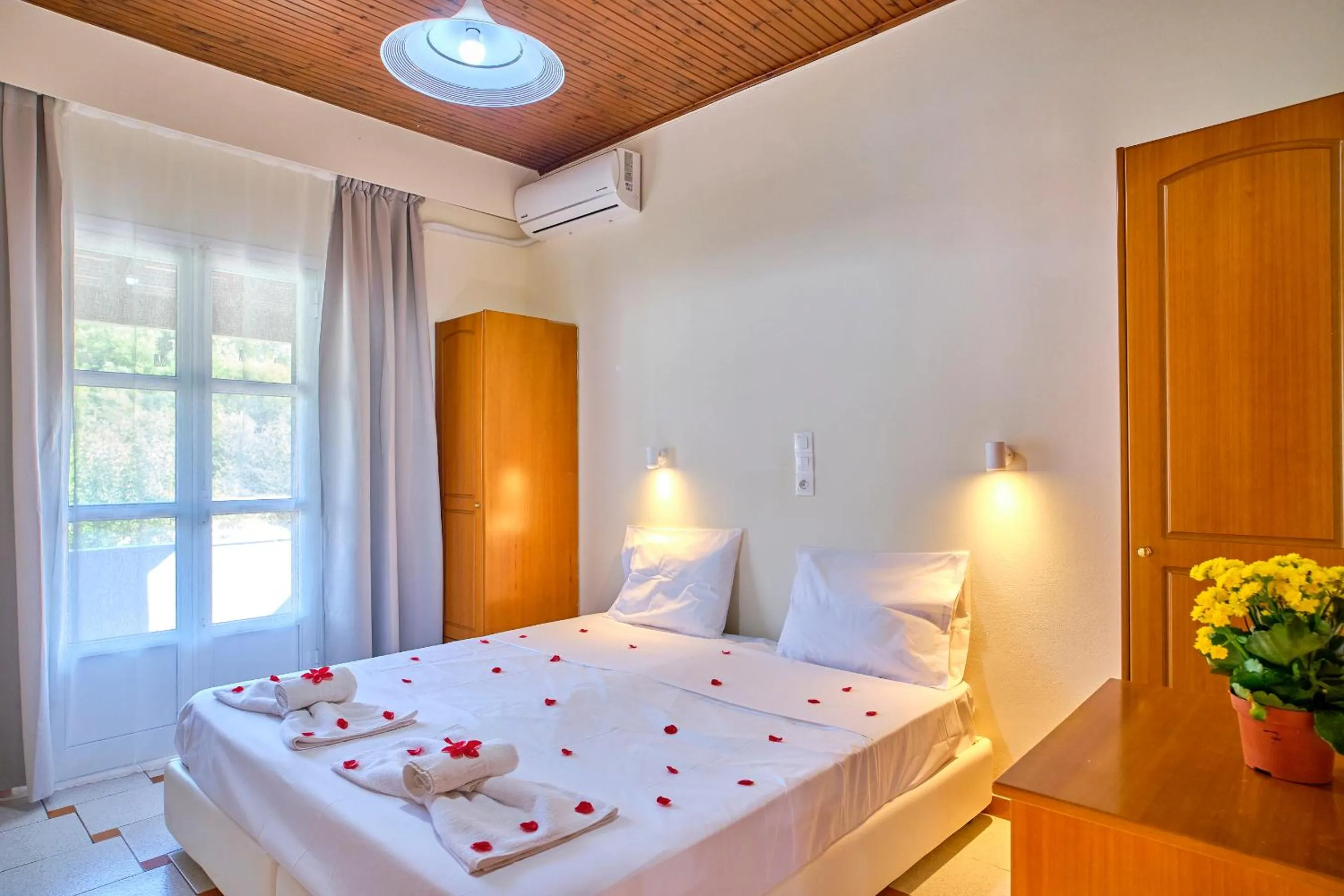 Bed in Sidari Green Oasis by Estia