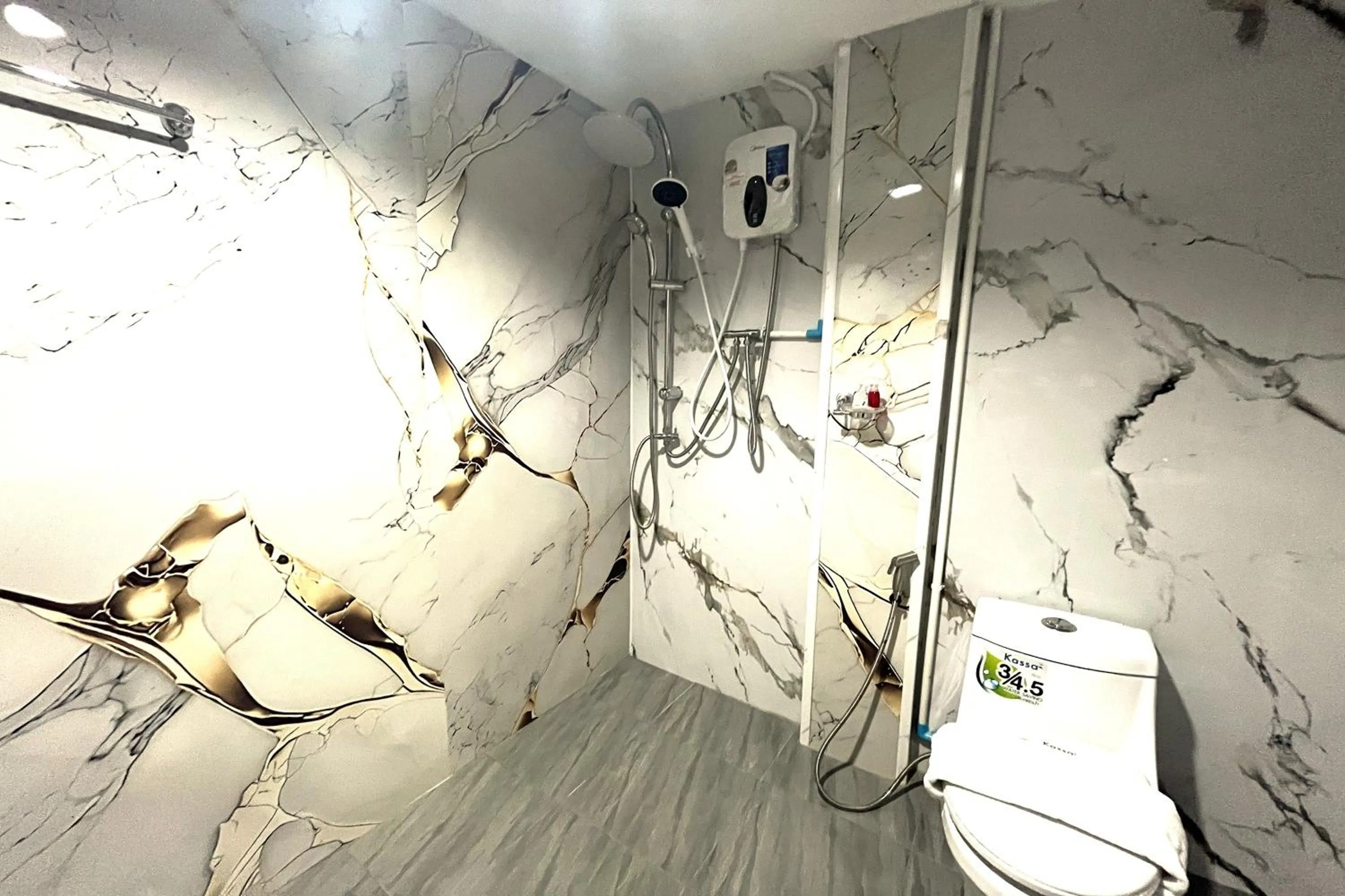 Shower in Jomtien Wave Residence