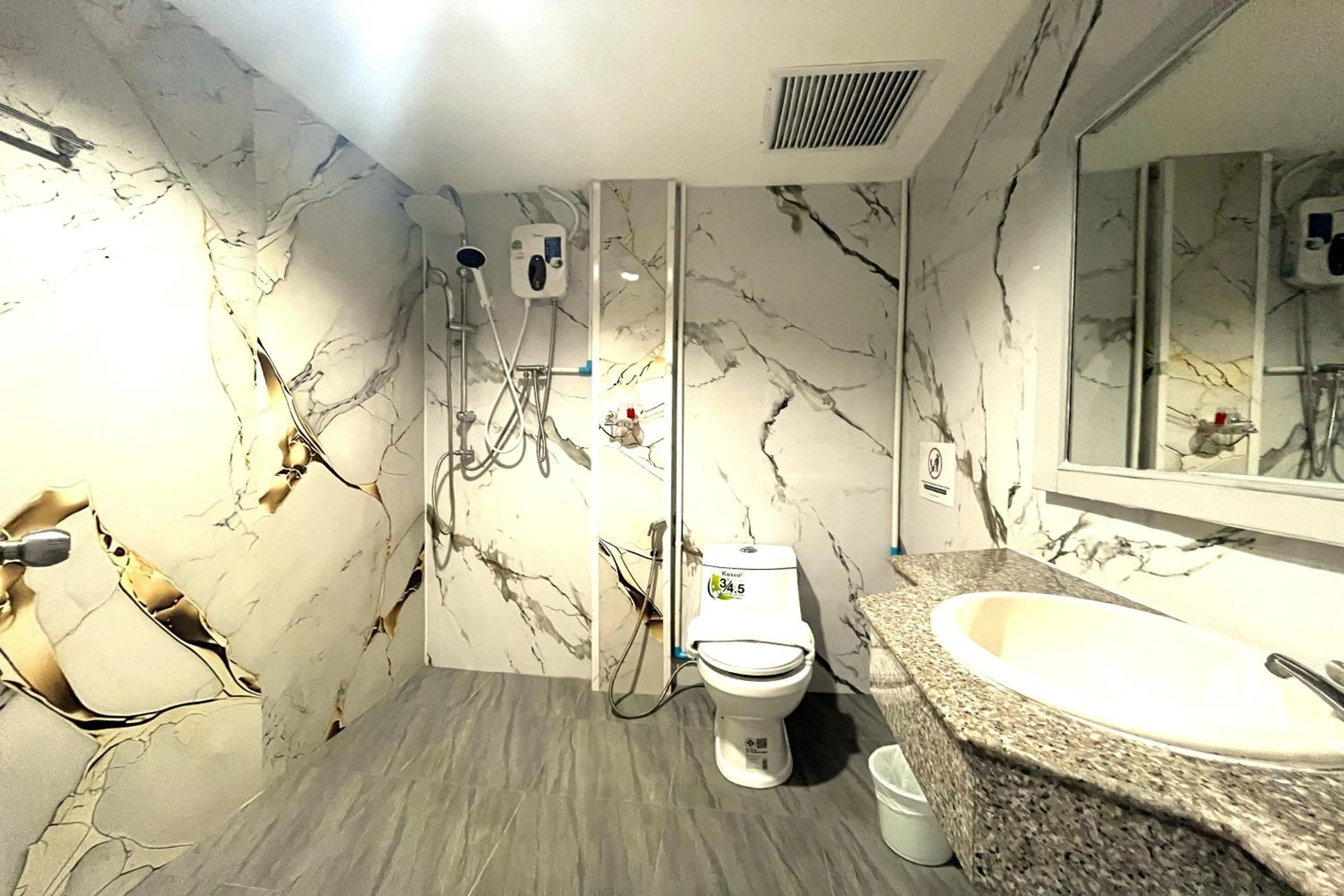 Shower in Jomtien Wave Residence