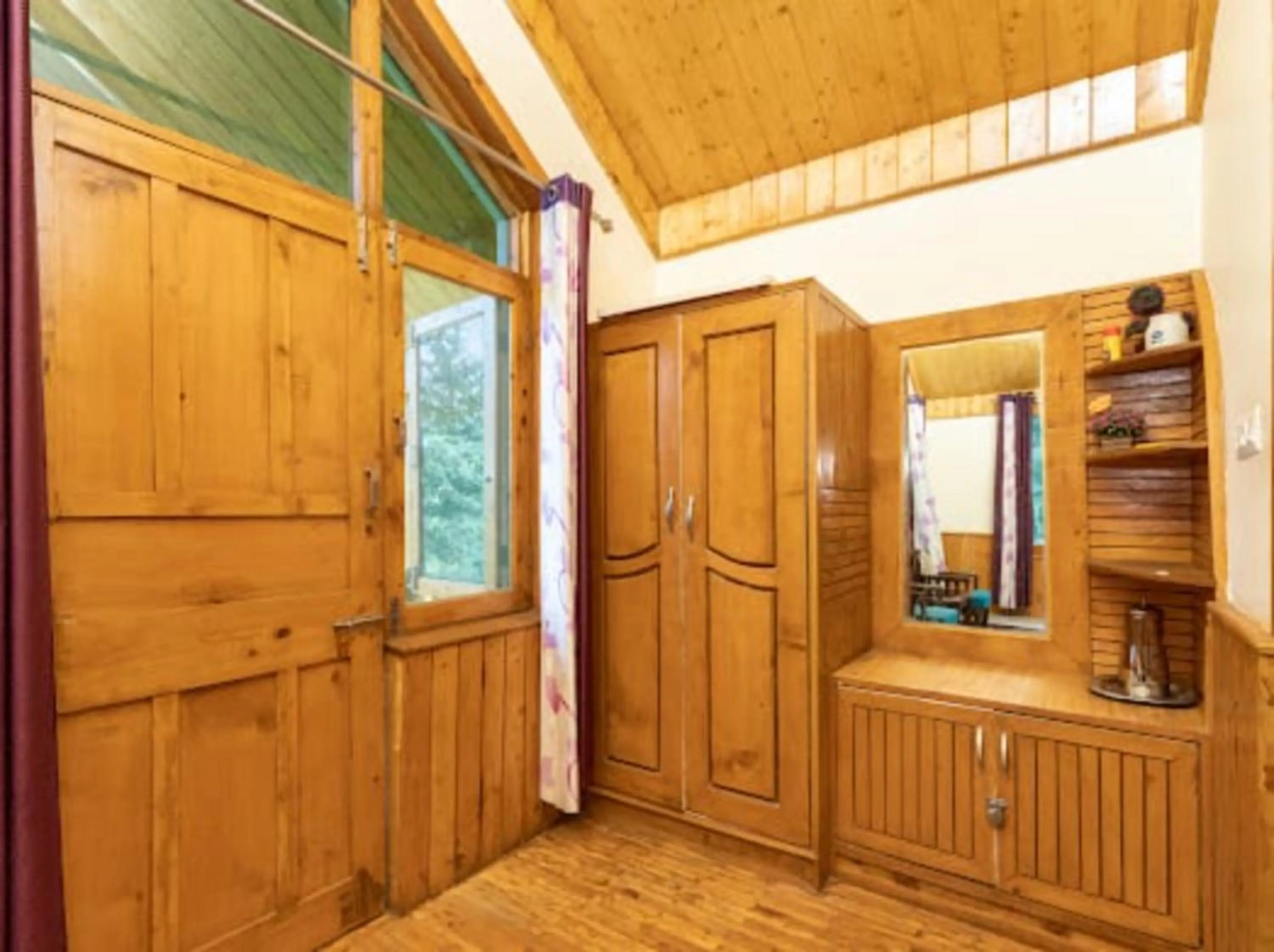 wardrobe in Majestic View Cottages