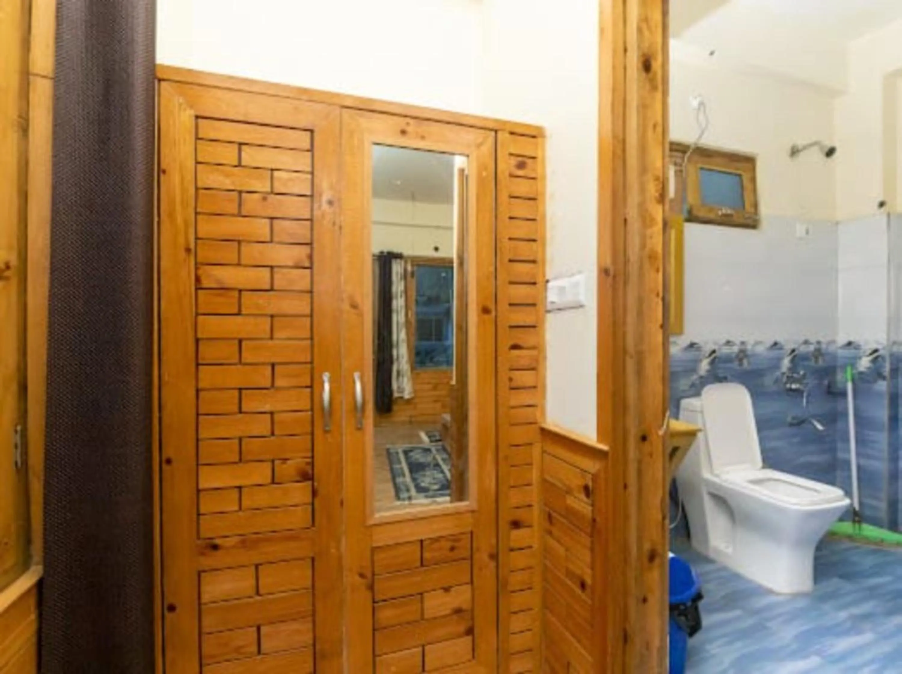 Shower in Majestic View Cottages