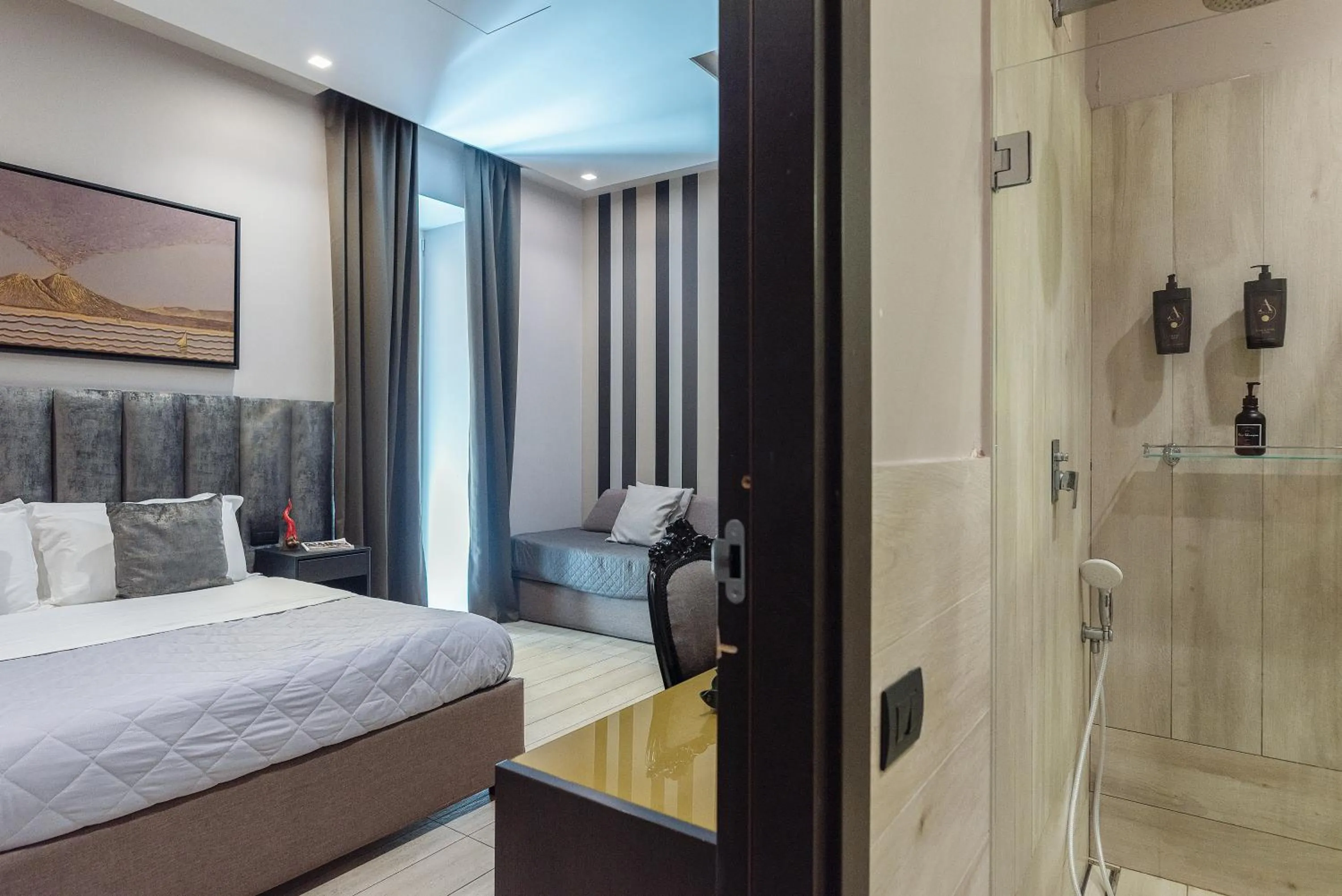 Photo of the whole room, Bed in Neapolis Lifestyle