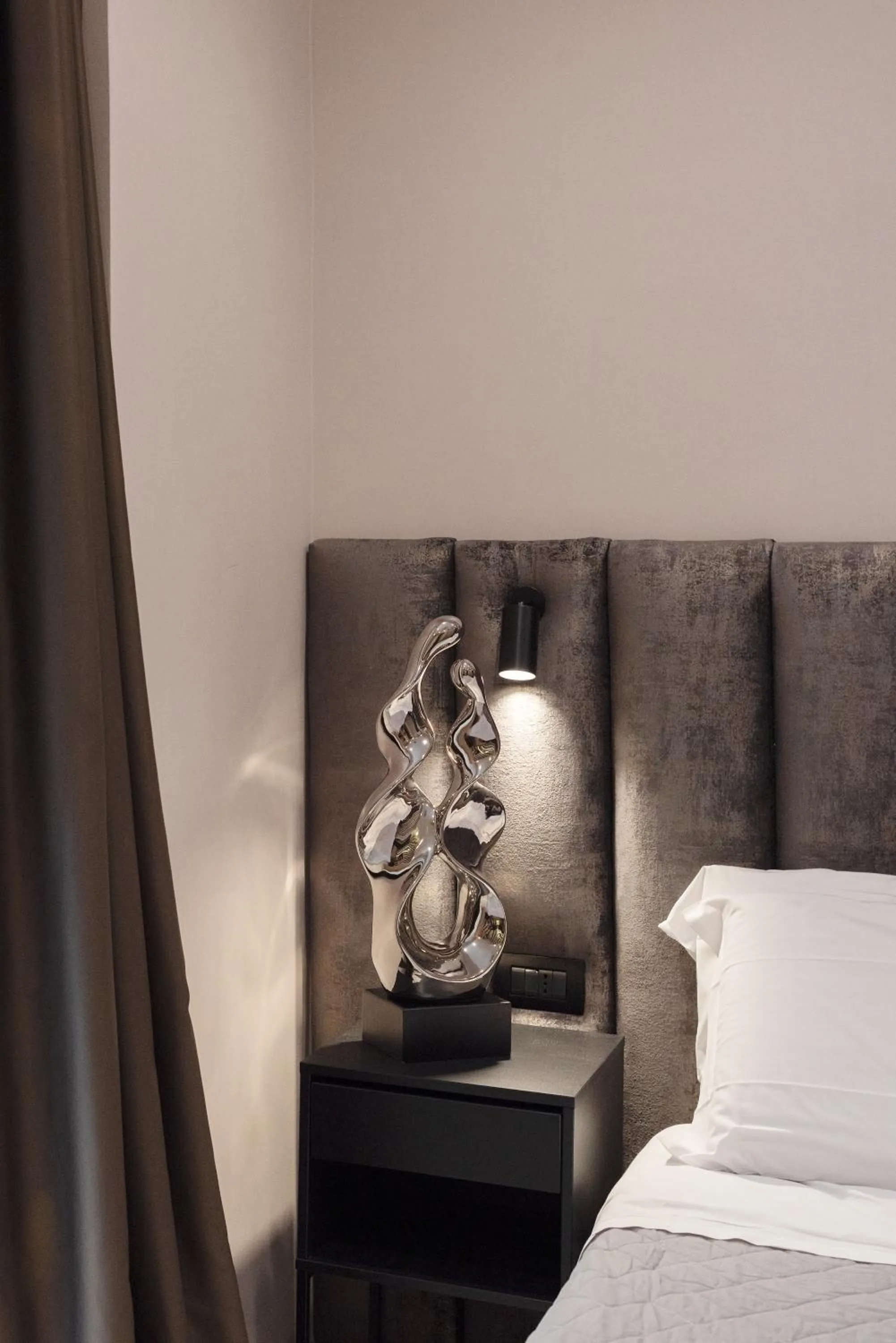 Decorative detail, Bed in Neapolis Lifestyle