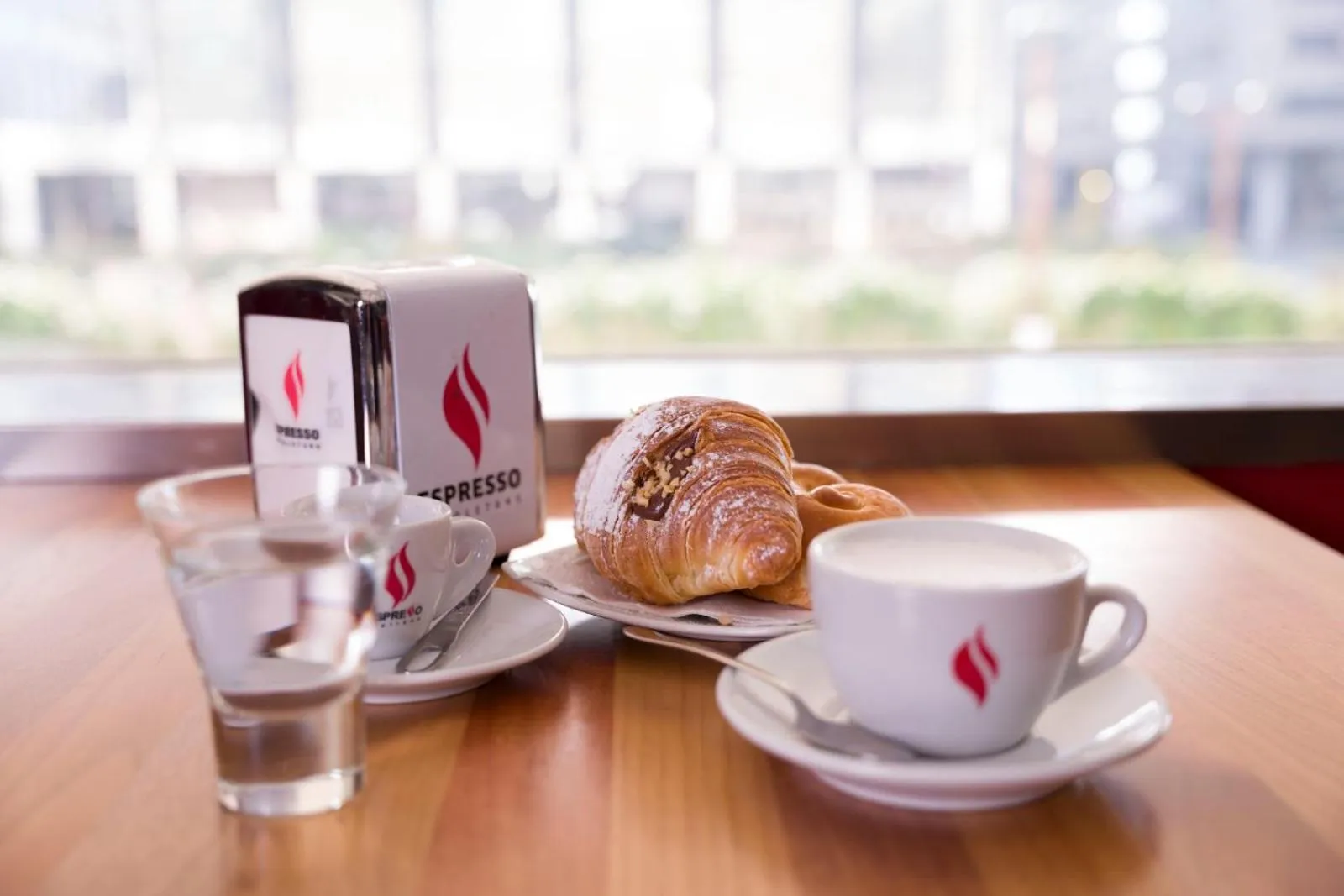 Food and drinks in Neapolis Lifestyle