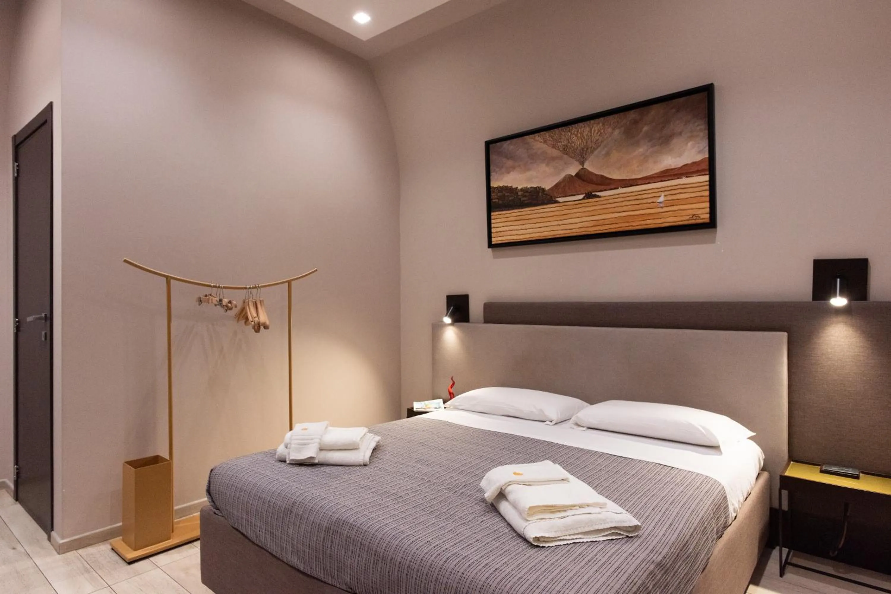 Photo of the whole room, Bed in Neapolis Lifestyle