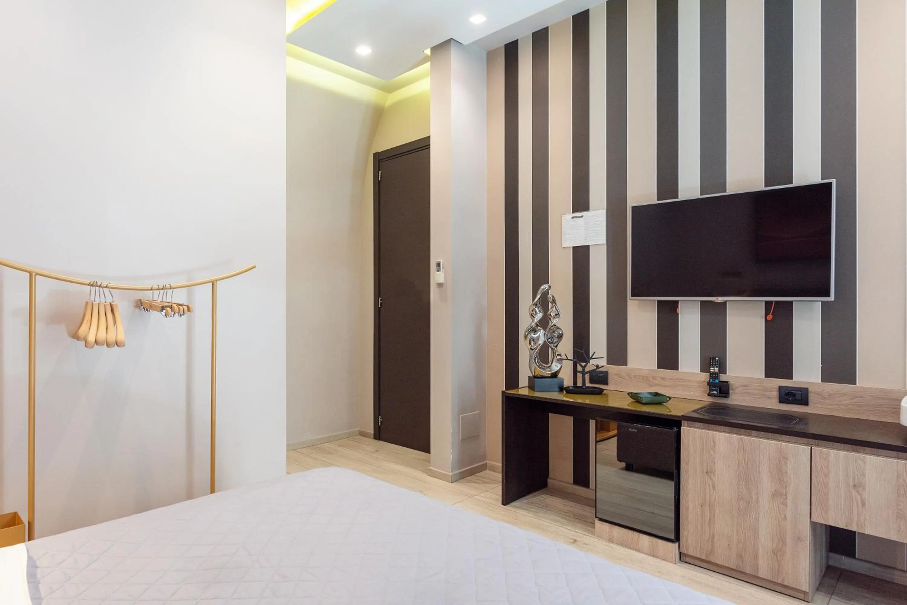 Photo of the whole room, Bed in Neapolis Lifestyle