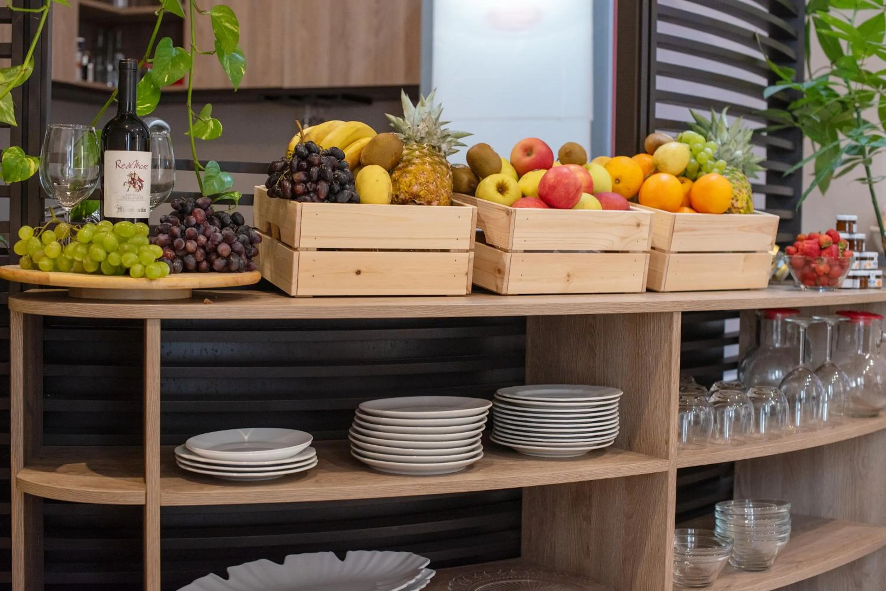 Food in Neapolis Lifestyle