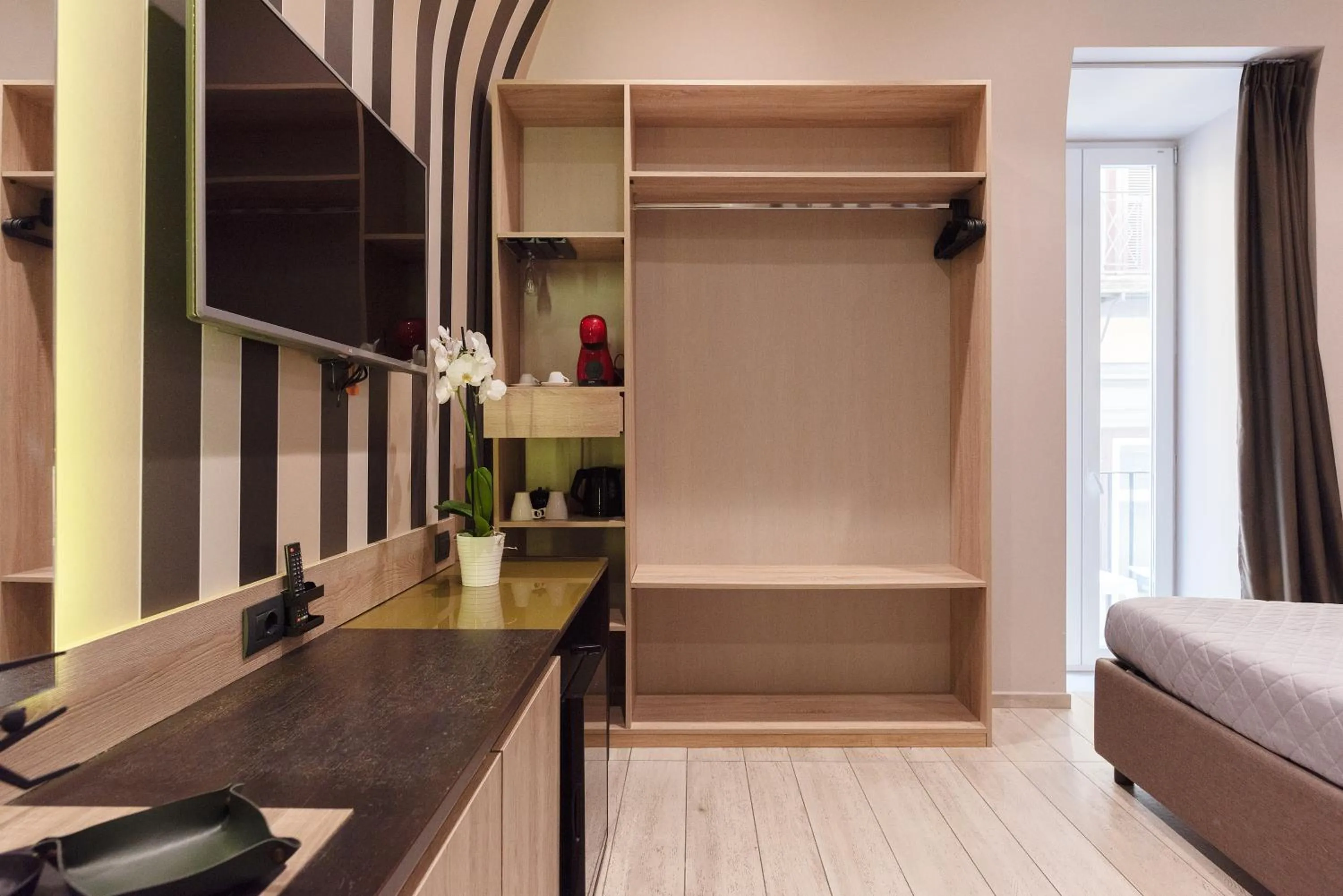 Photo of the whole room, Bed in Neapolis Lifestyle