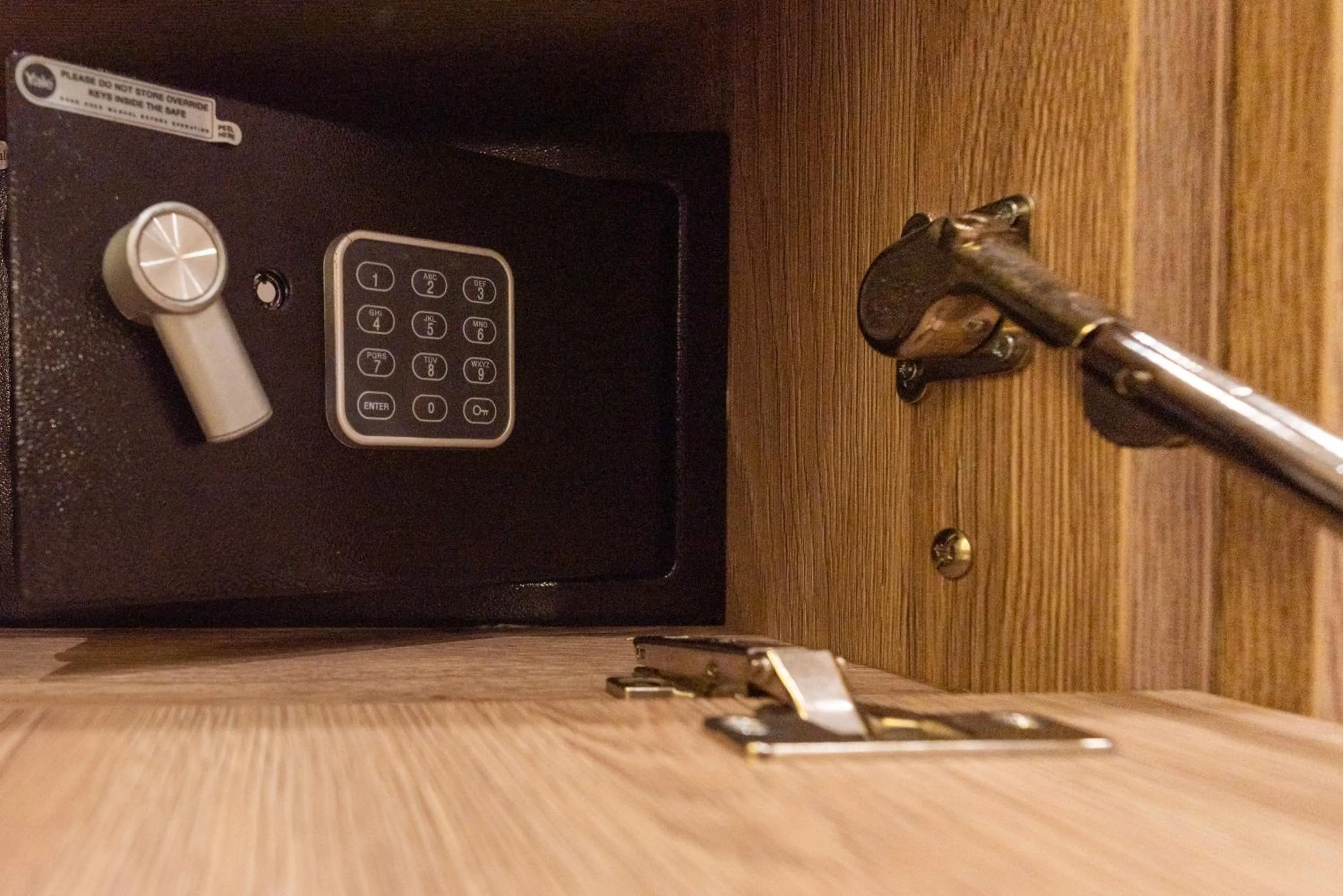 safe in Neapolis Lifestyle