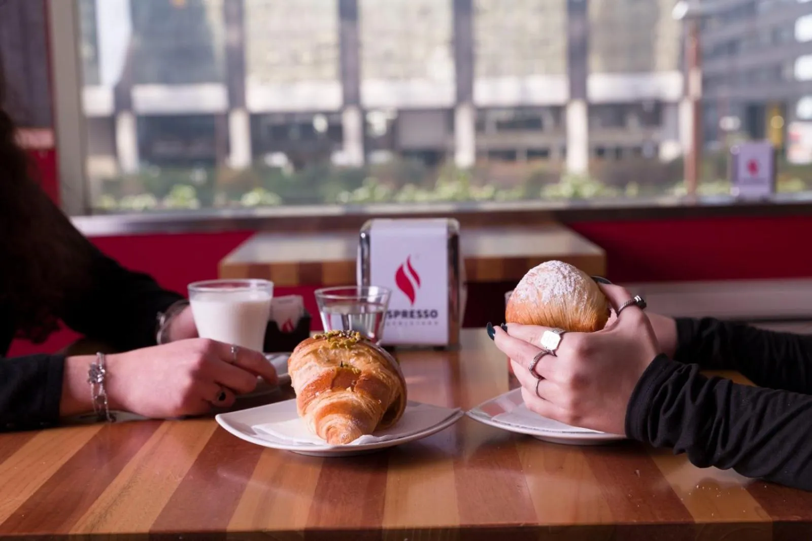 Food and drinks in Neapolis Lifestyle