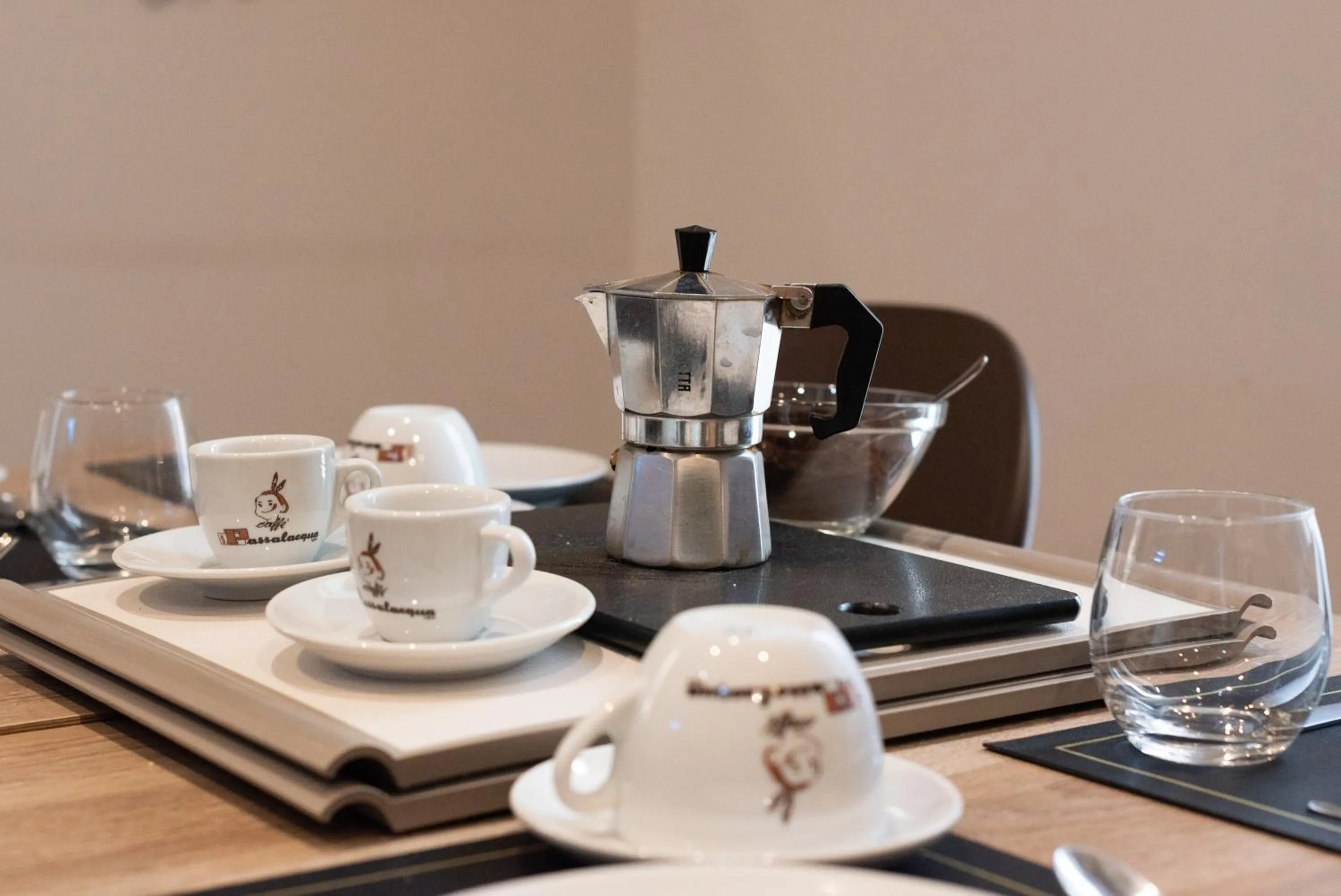 Coffee/tea facilities in Neapolis Lifestyle