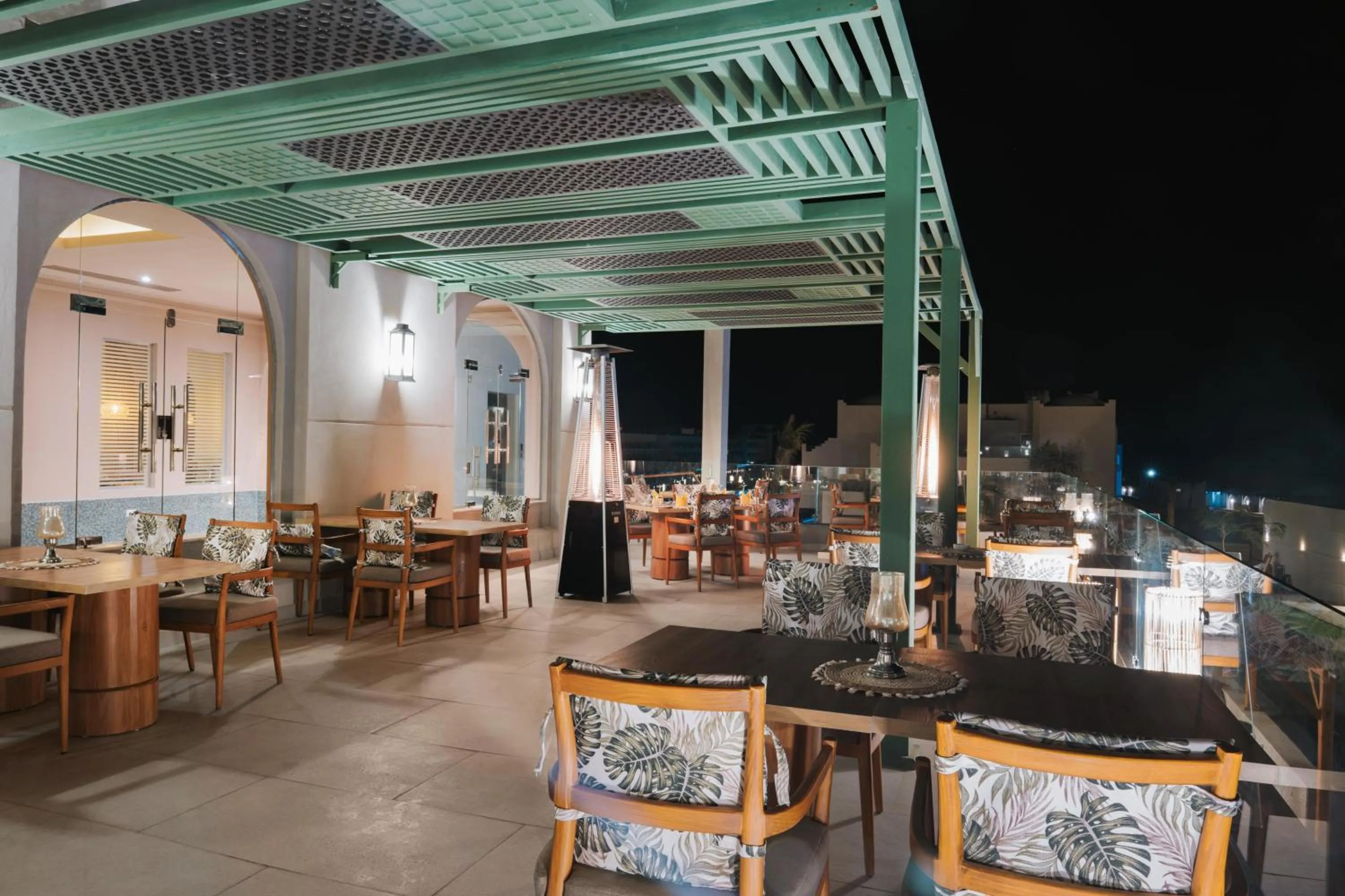 Restaurant/places to eat in Diamond Beach by Pearl Resorts