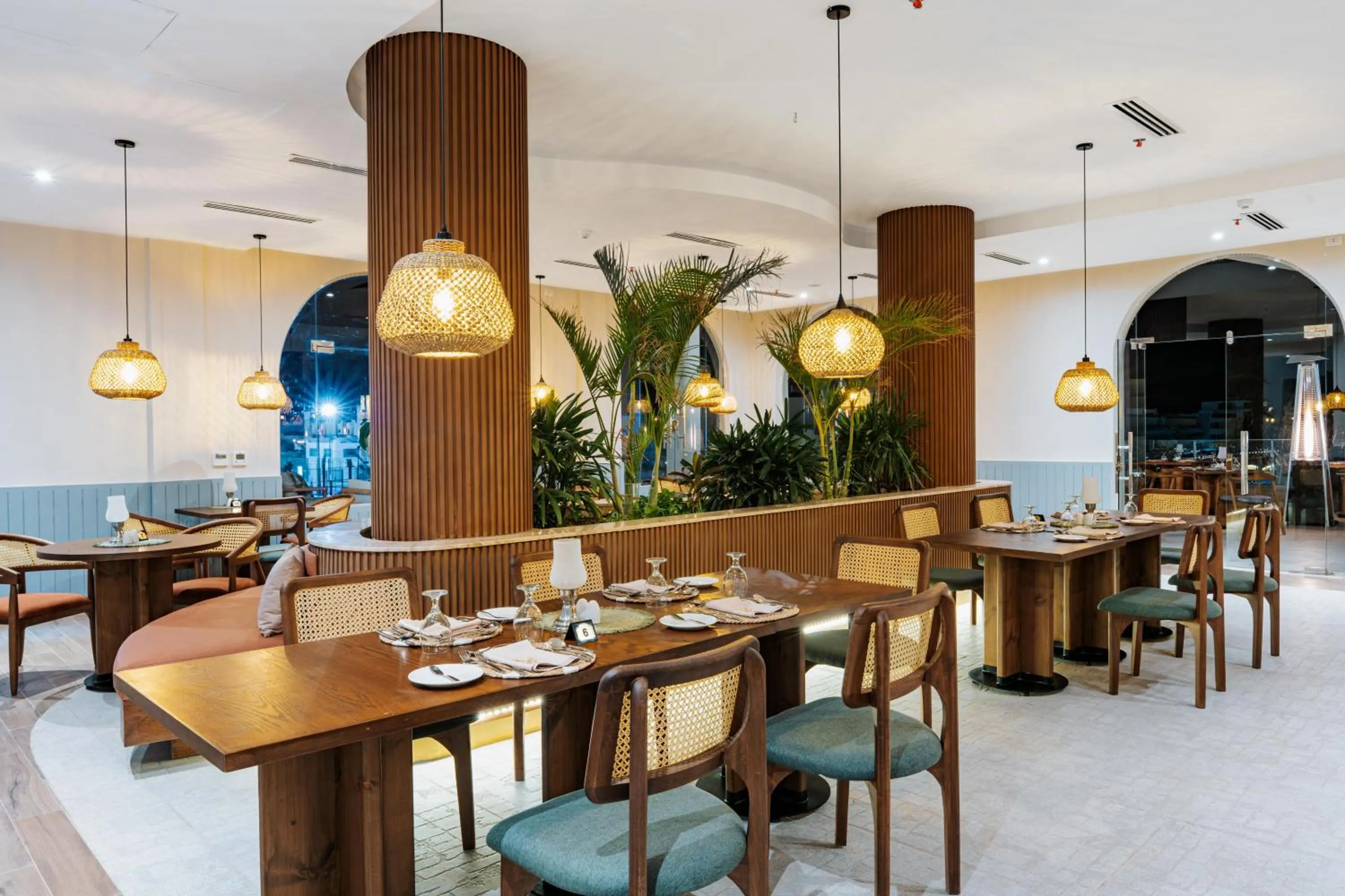 Restaurant/places to eat in Diamond Beach by Pearl Resorts