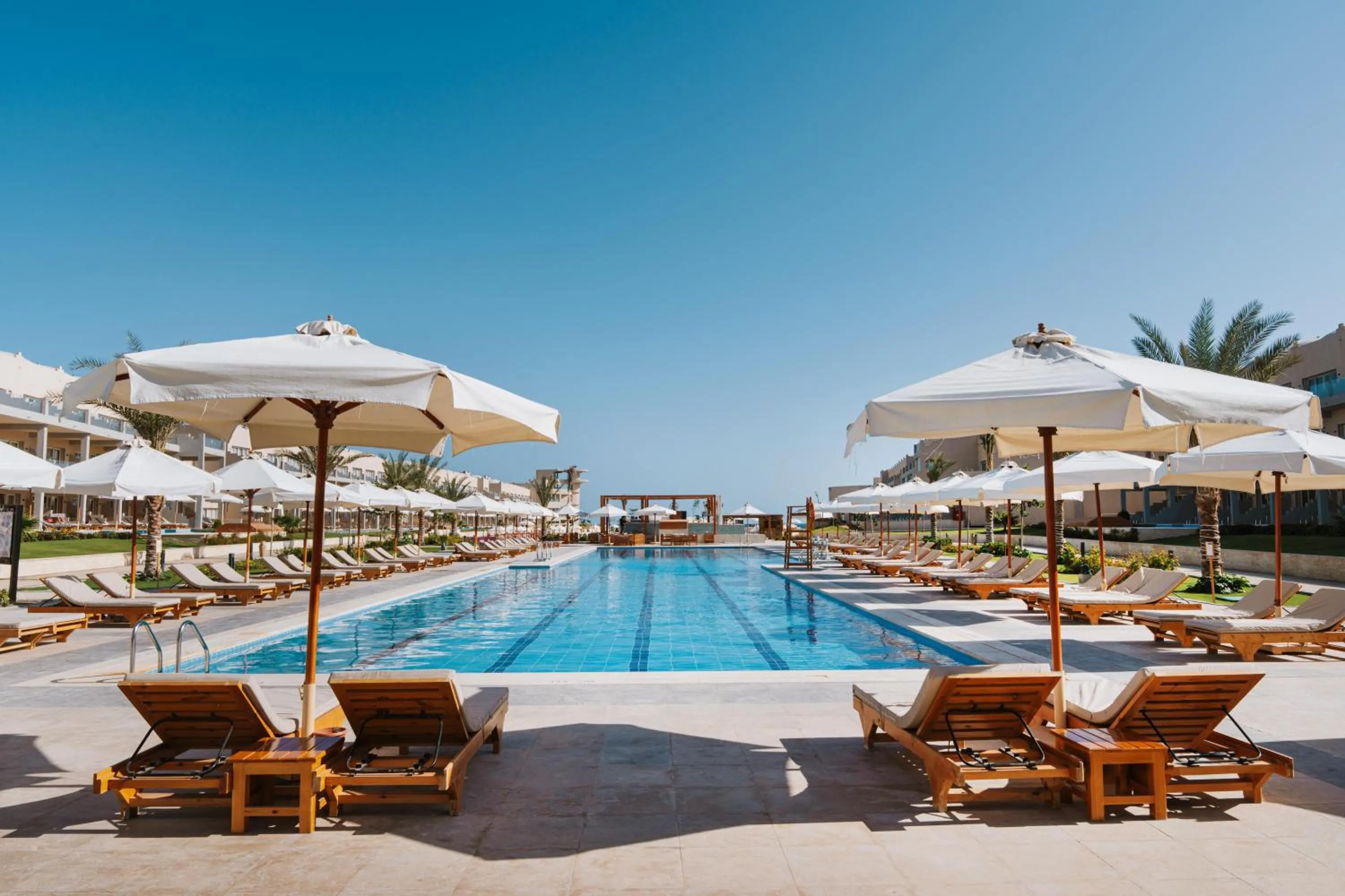 Swimming pool in Diamond Beach by Pearl Resorts