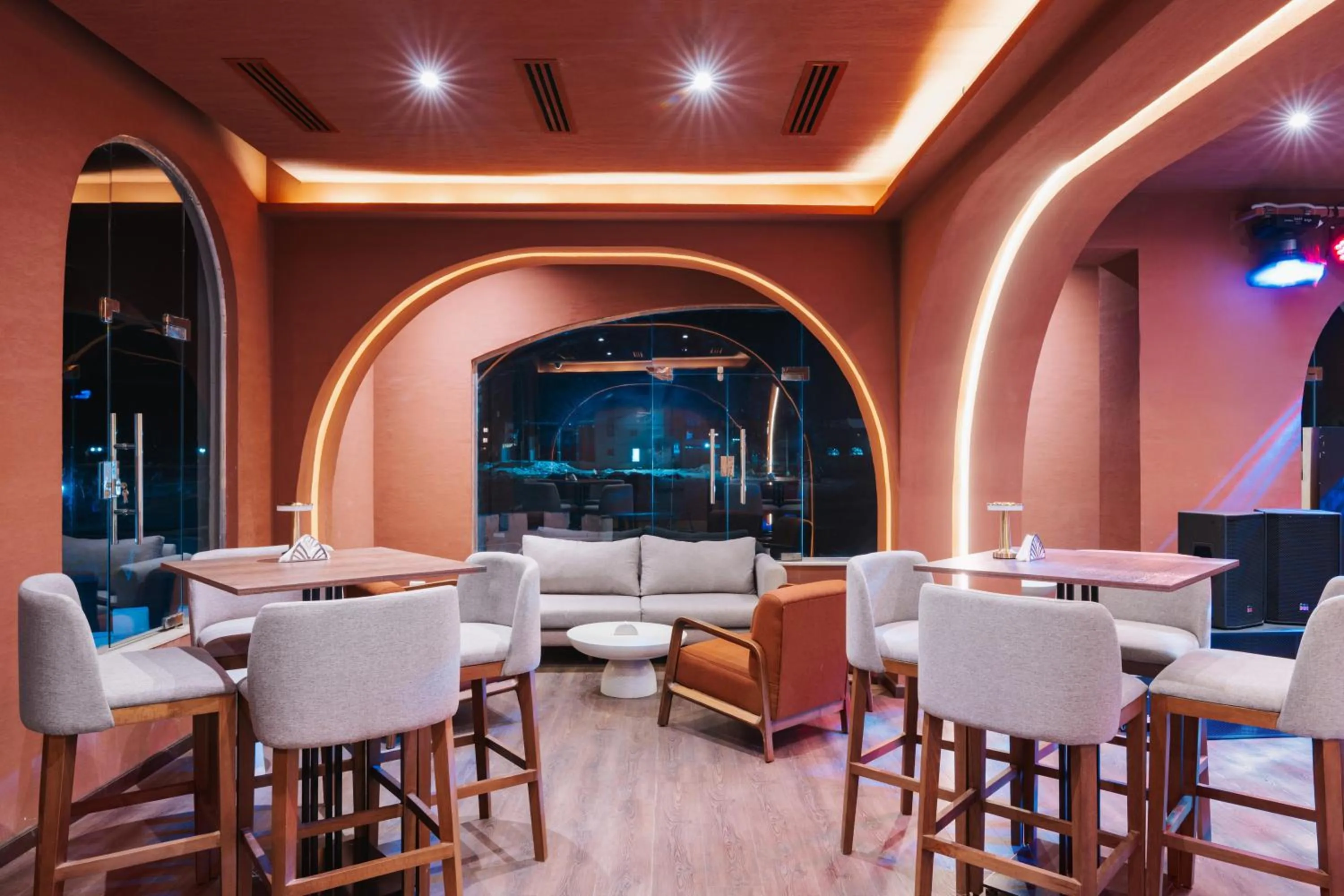 Lounge or bar in Diamond Beach by Pearl Resorts