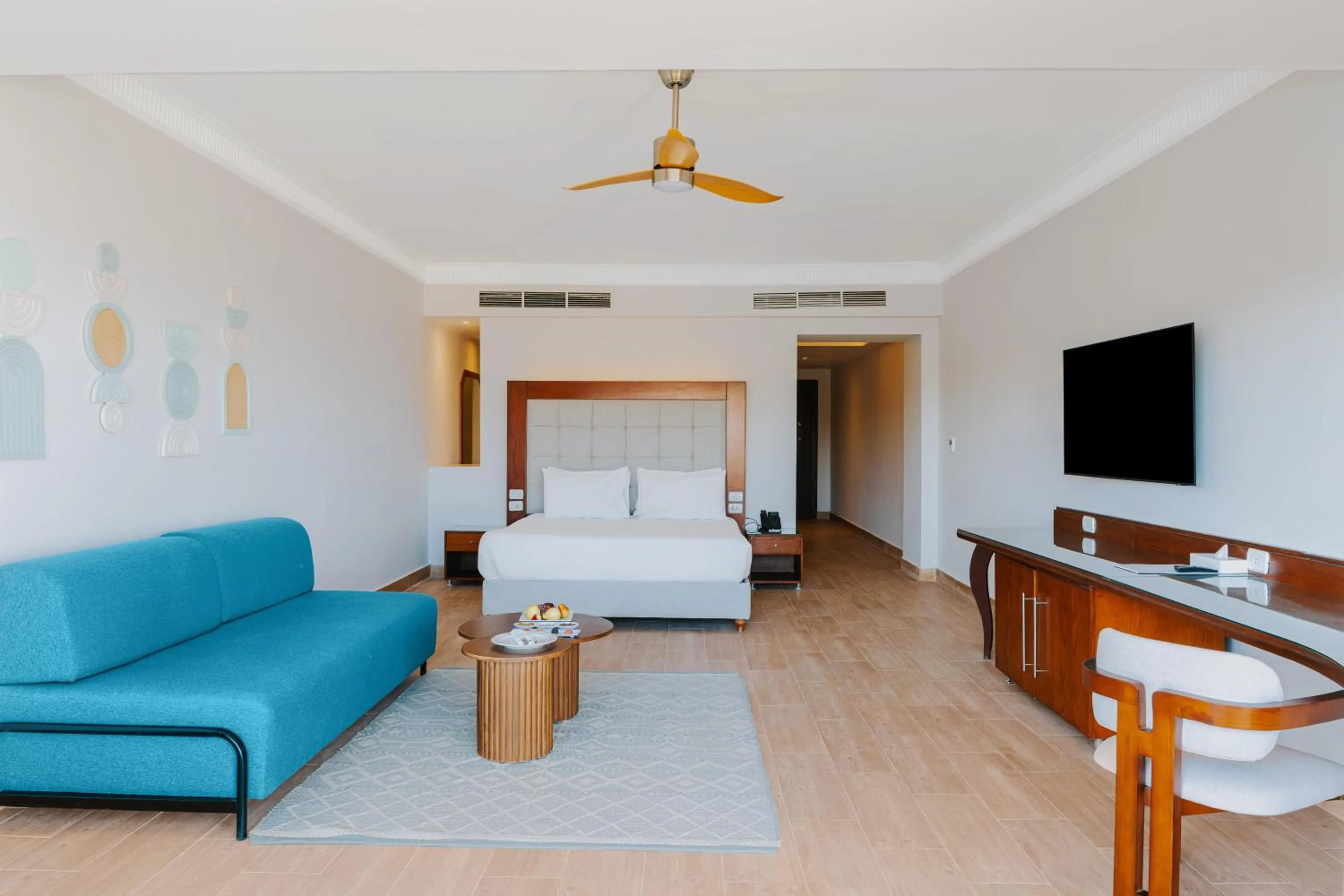 Photo of the whole room, Bed in Diamond Beach by Pearl Resorts
