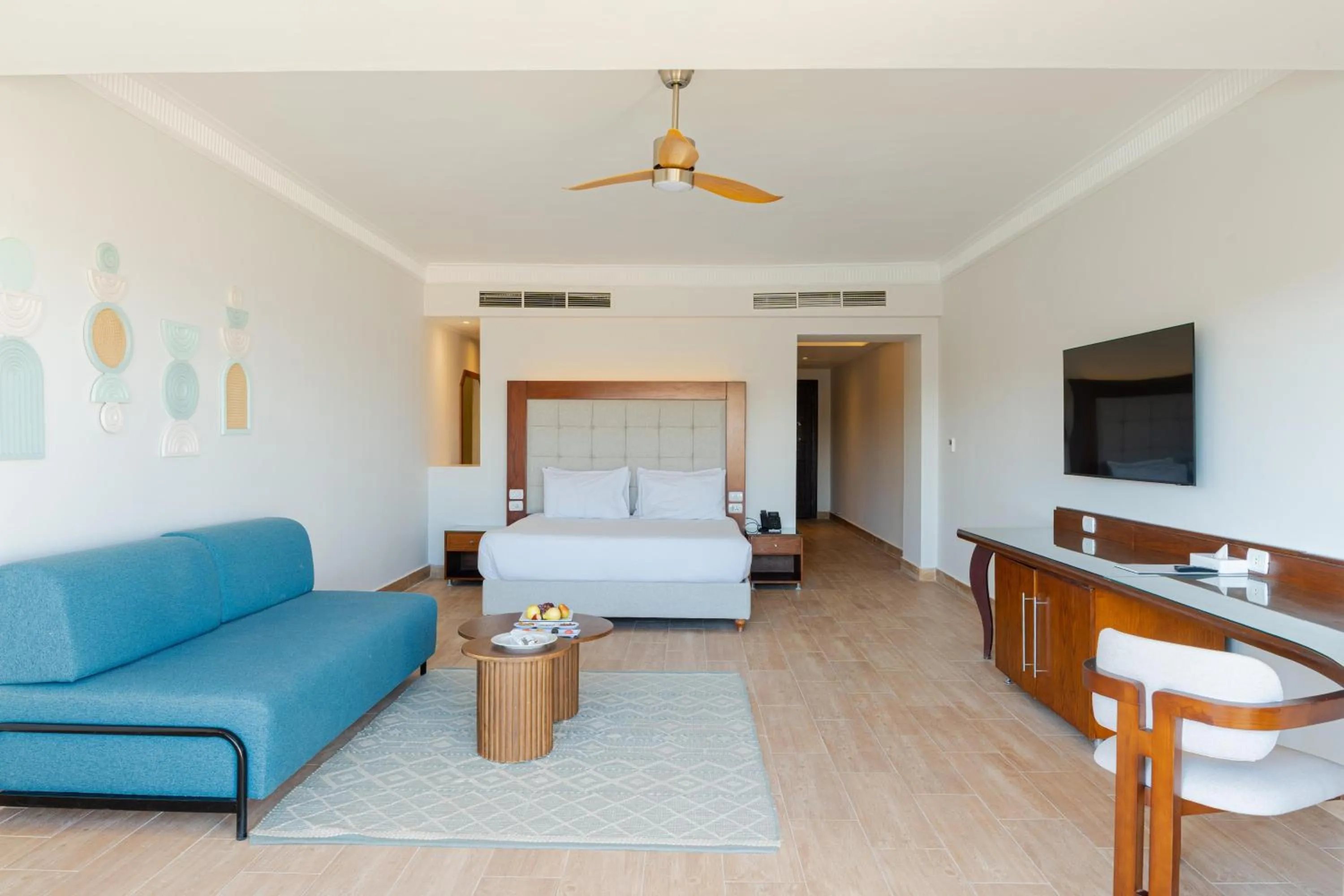 Photo of the whole room, Bed in Diamond Beach by Pearl Resorts
