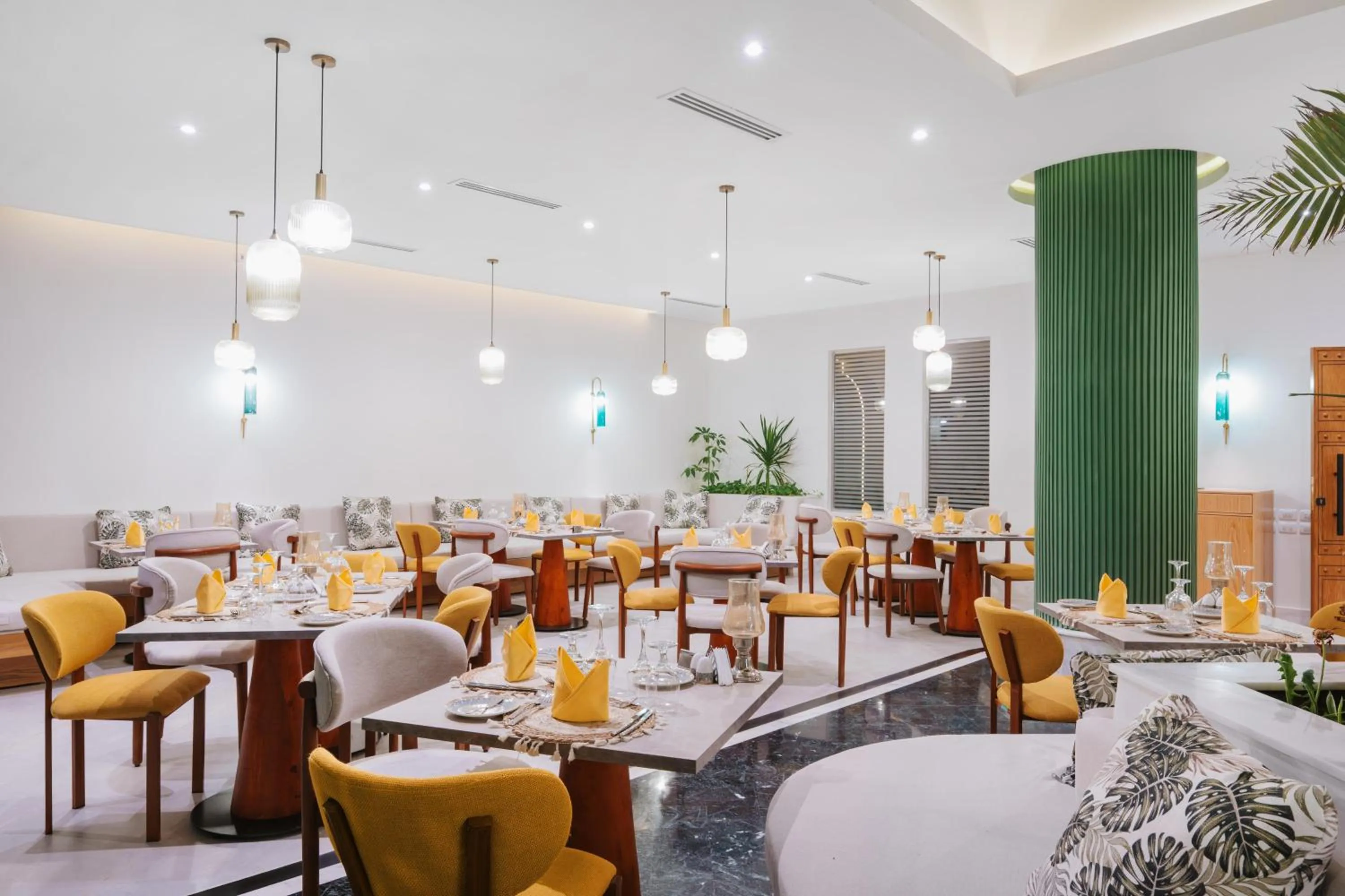 Restaurant/places to eat in Diamond Beach by Pearl Resorts