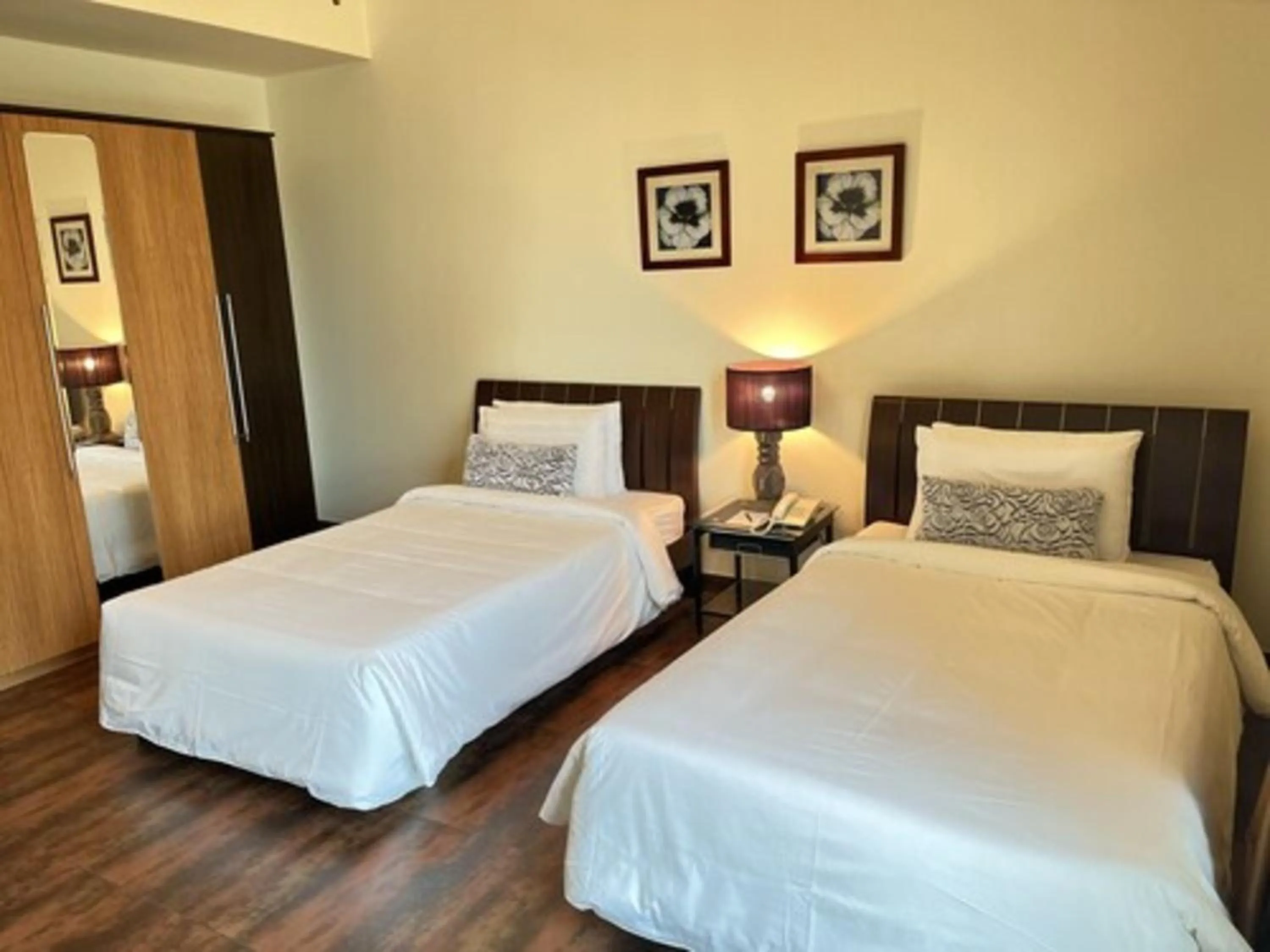 Bedroom, Bed in Al Manzil Hotel Bahrain