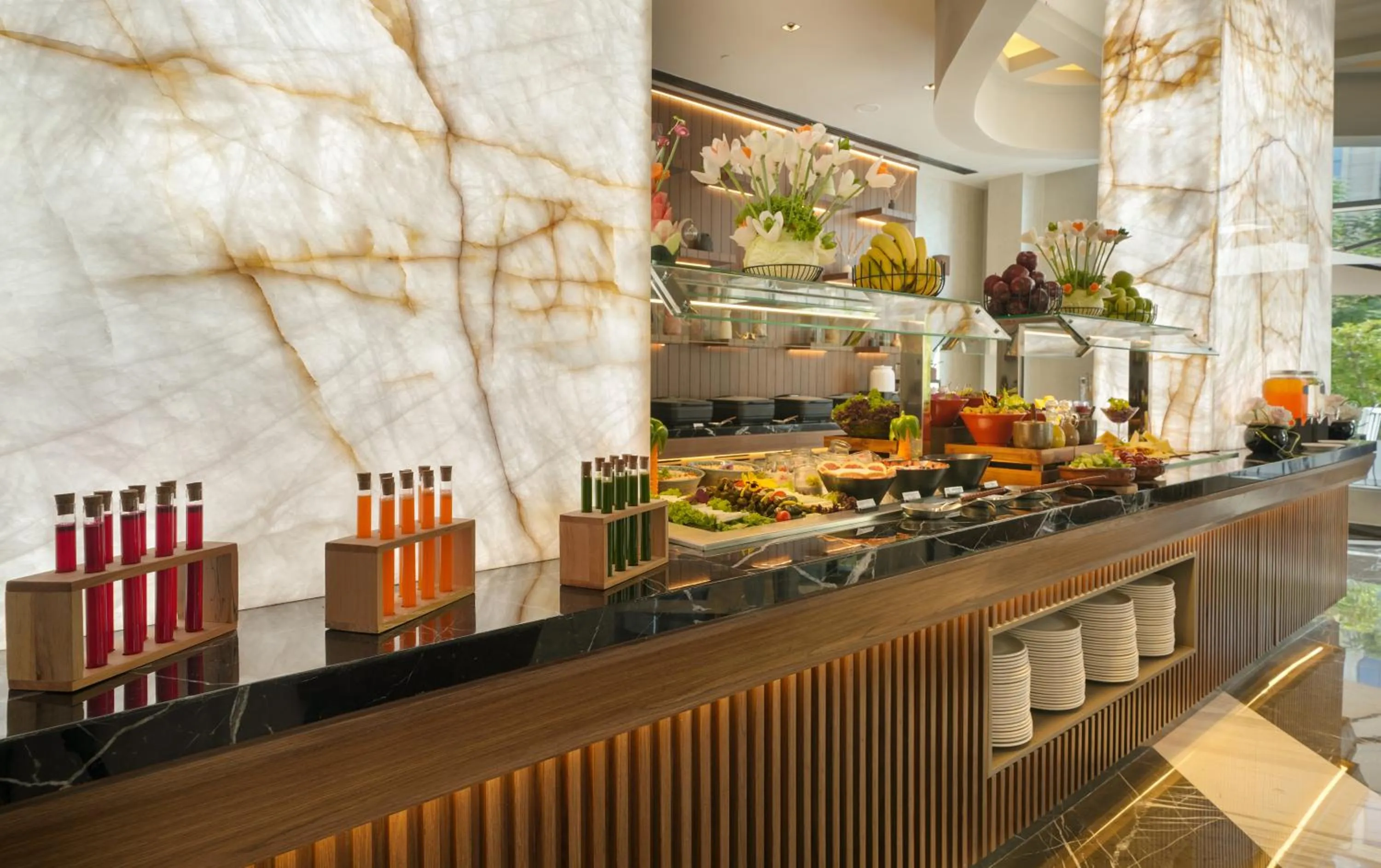 Food and drinks in Mileo Hotel The Palm