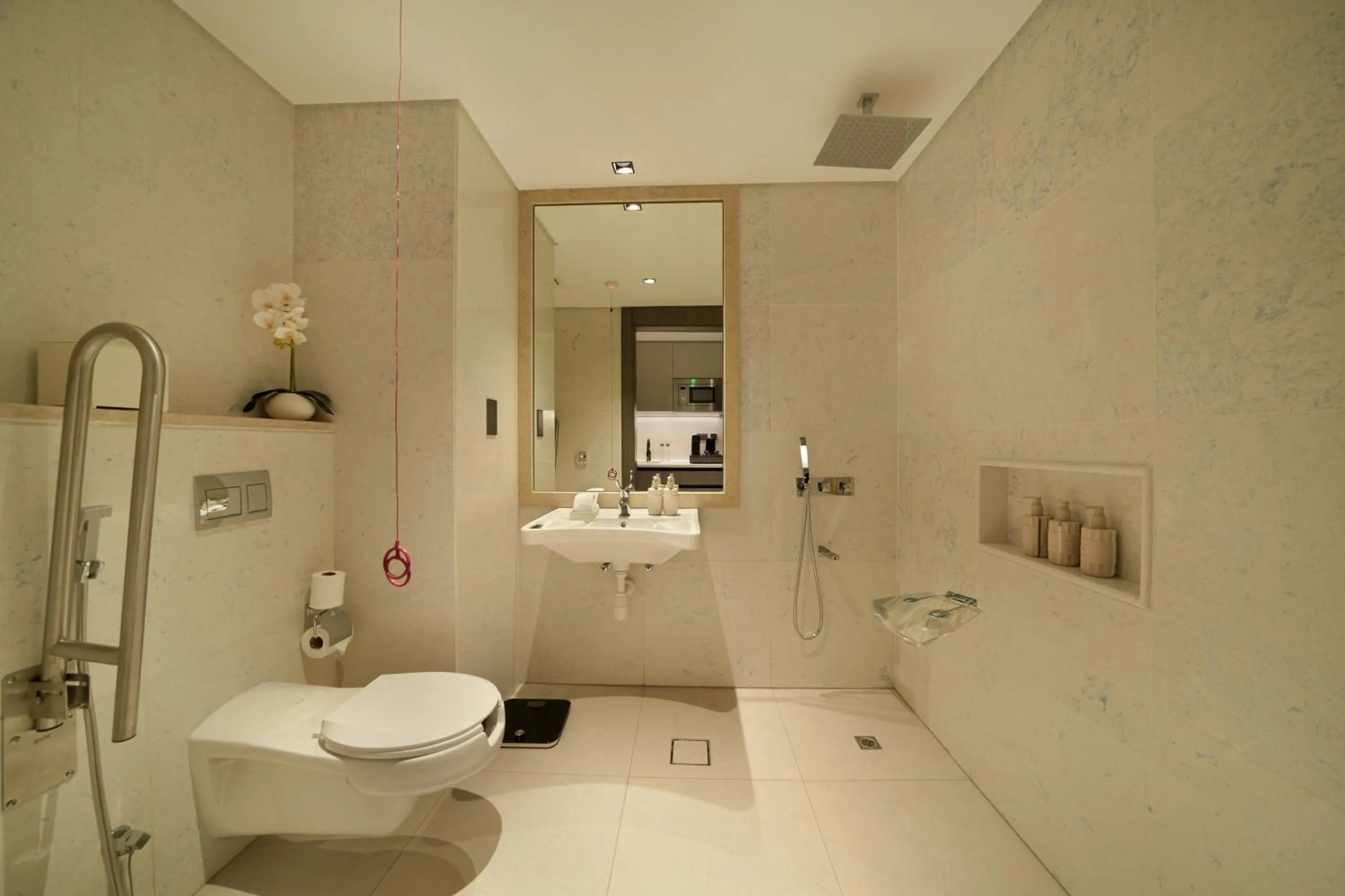 Bathroom in Mileo Hotel The Palm