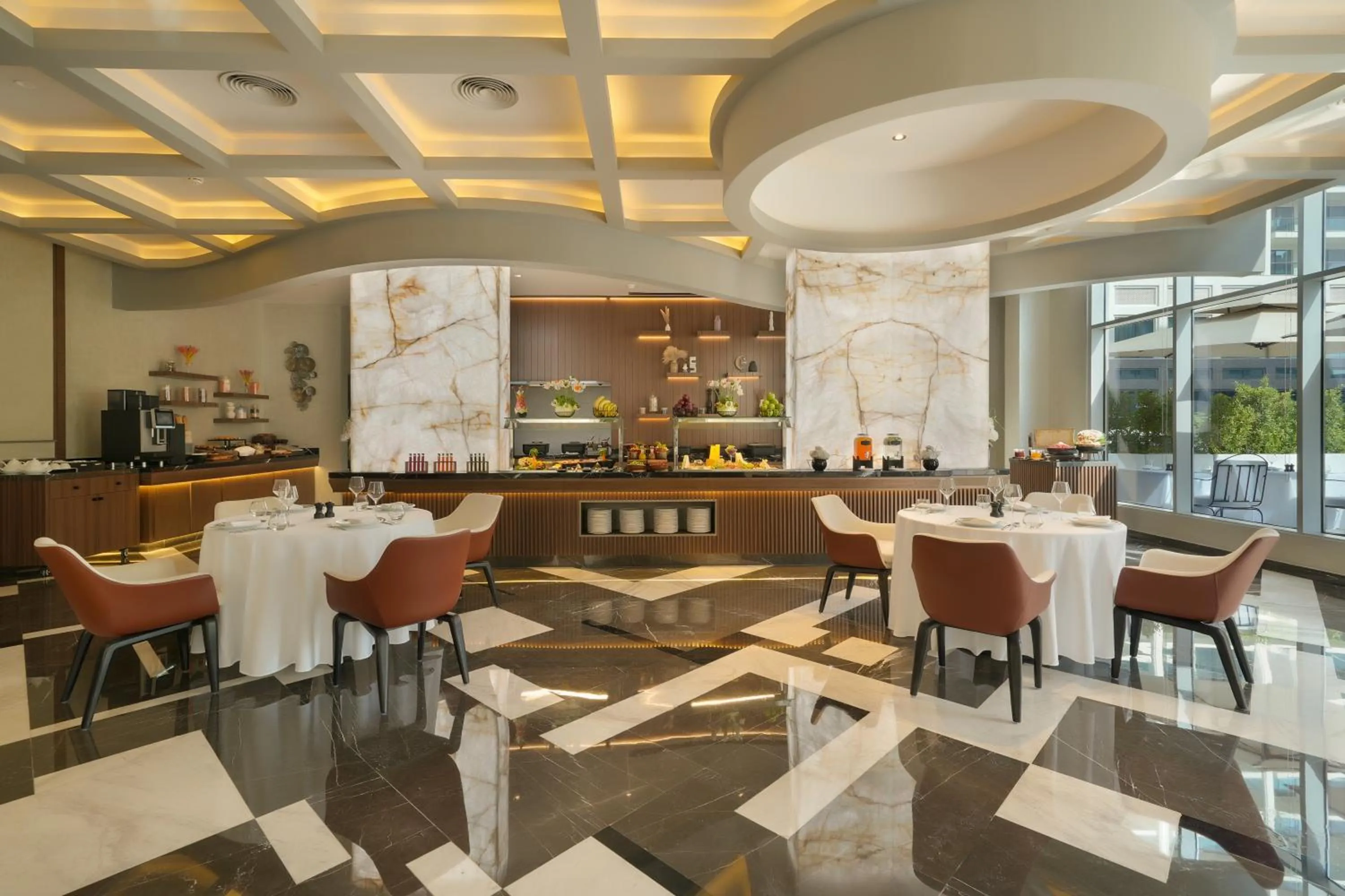 Restaurant/places to eat in Mileo Hotel The Palm