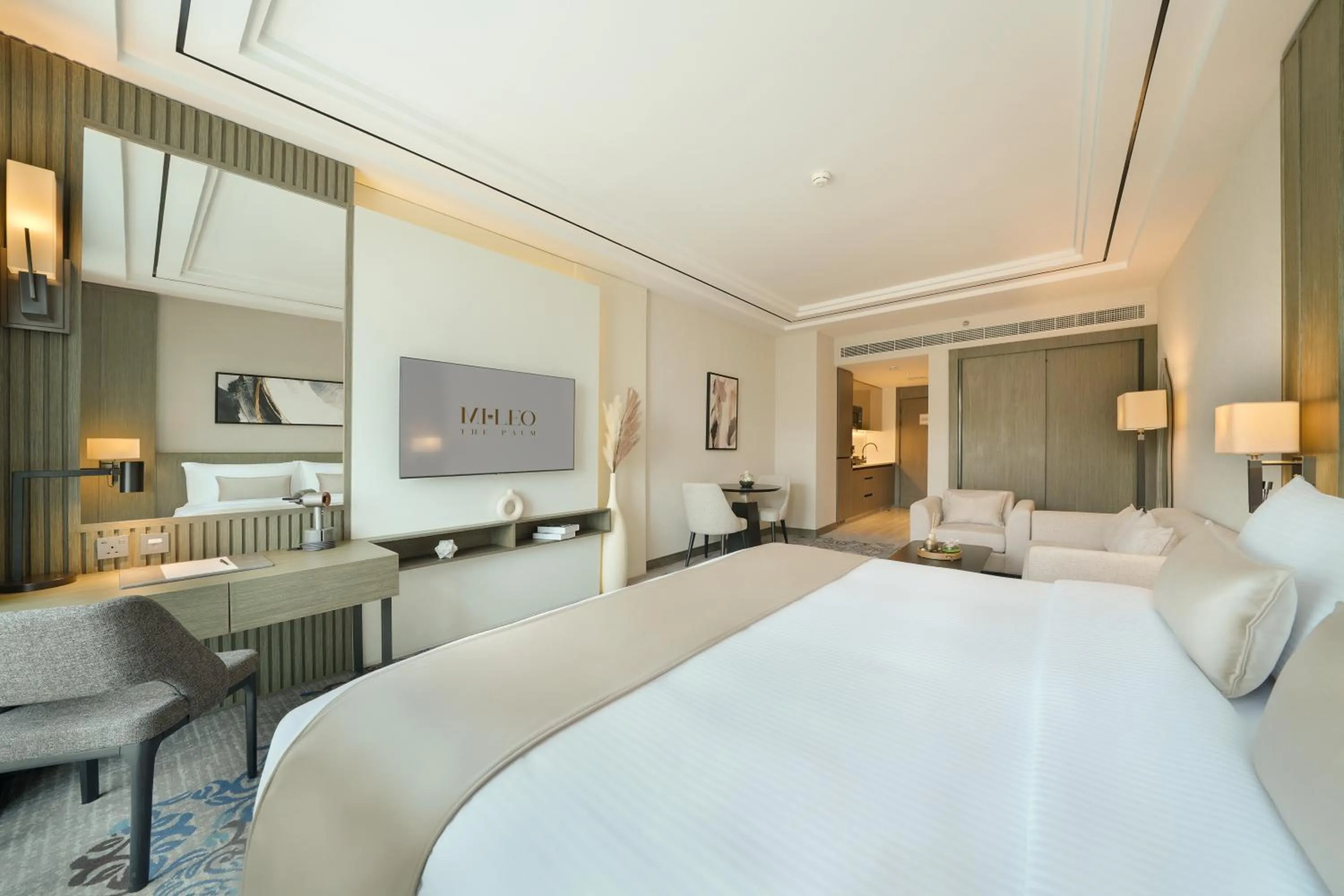 Bedroom, Bed in Mileo Hotel The Palm