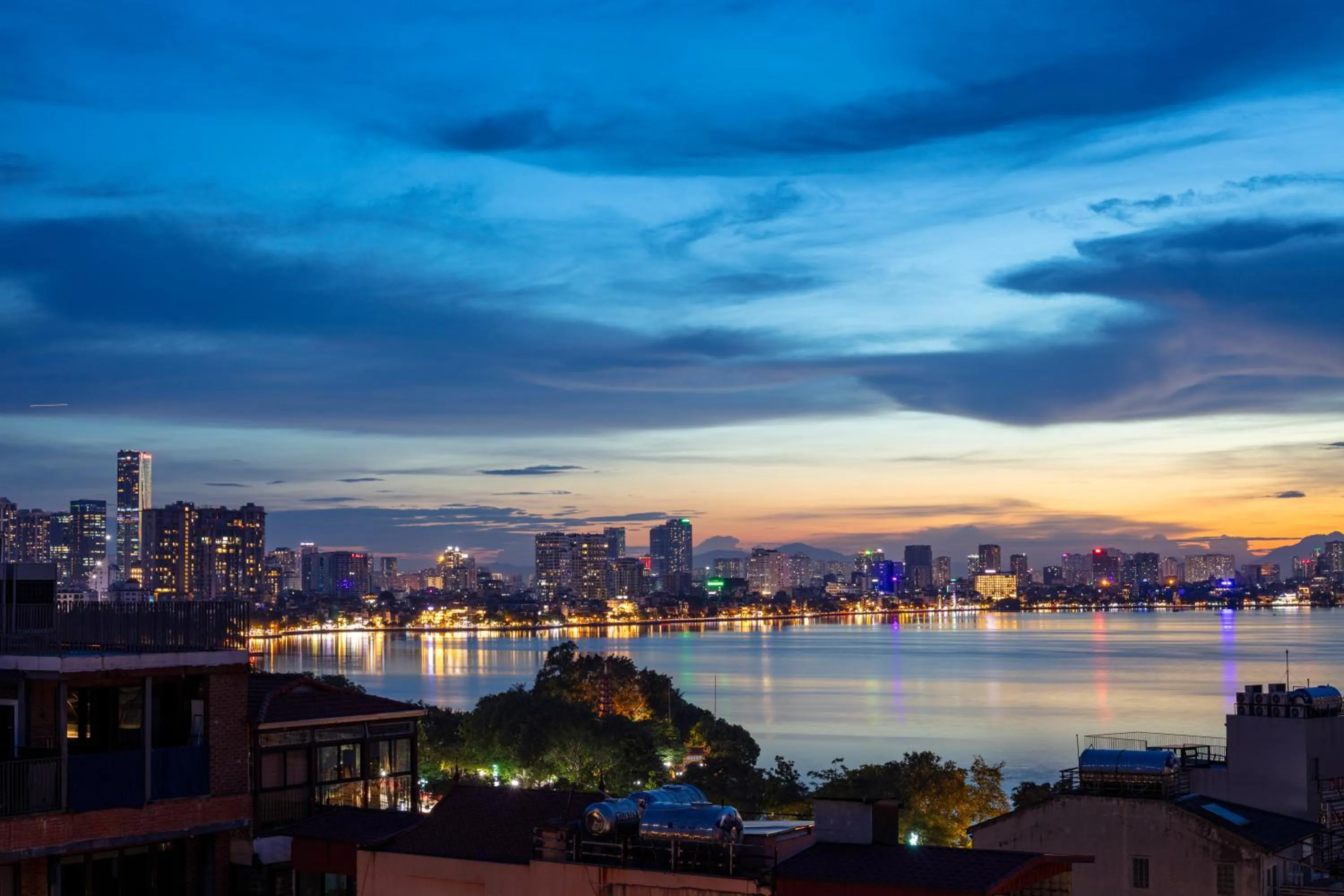 Nearby landmark in Azen Lakeside Hotel & Travel