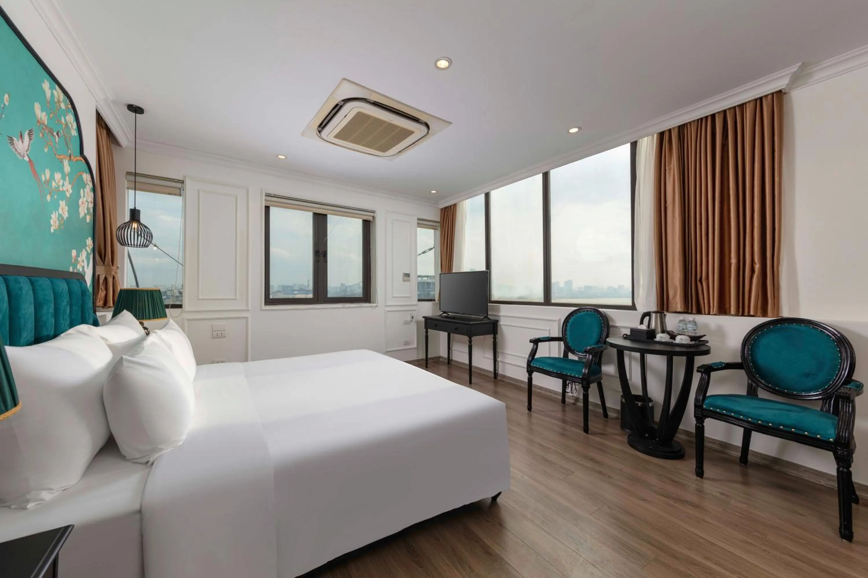 Bedroom, Bed in Azen Lakeside Hotel & Travel
