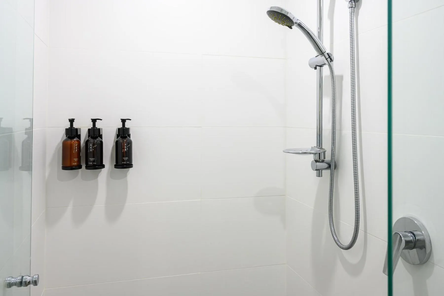 Shower in The Park OASIS Burwood