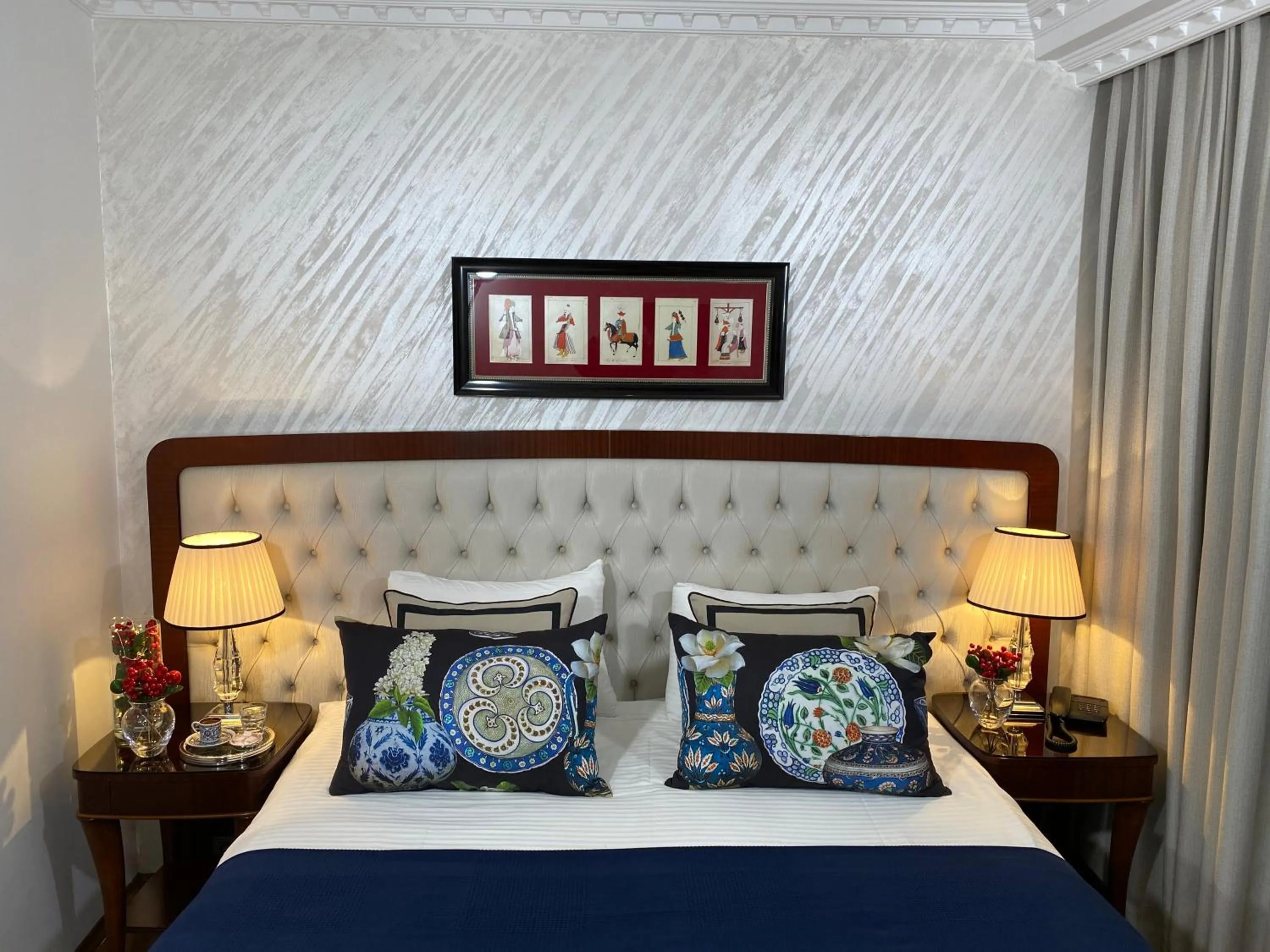 Living room, Bed in Four Doors Hotel