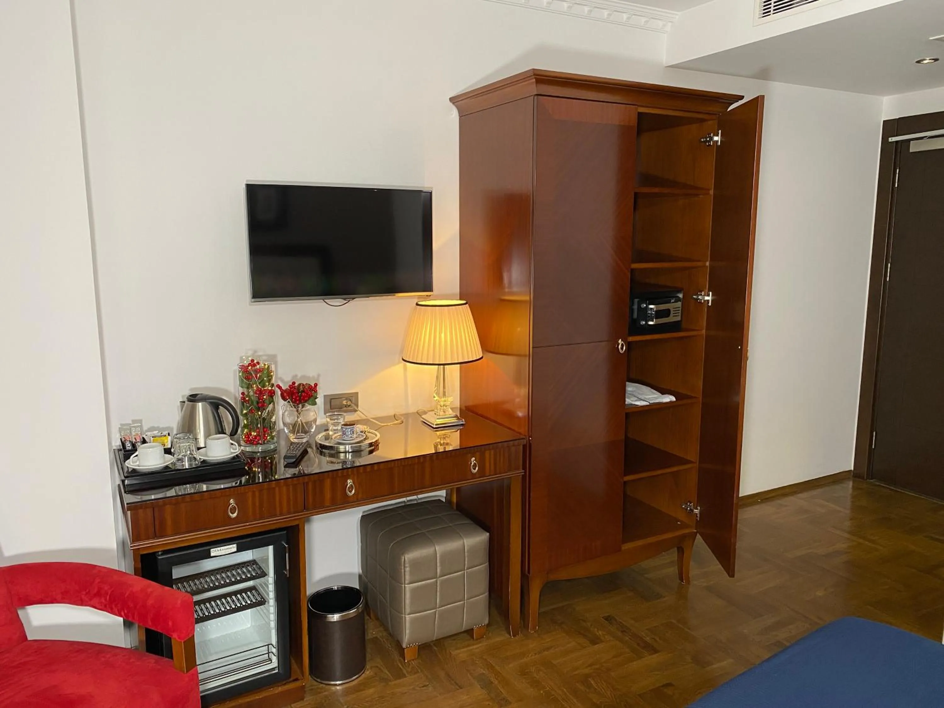 TV and multimedia in Four Doors Hotel