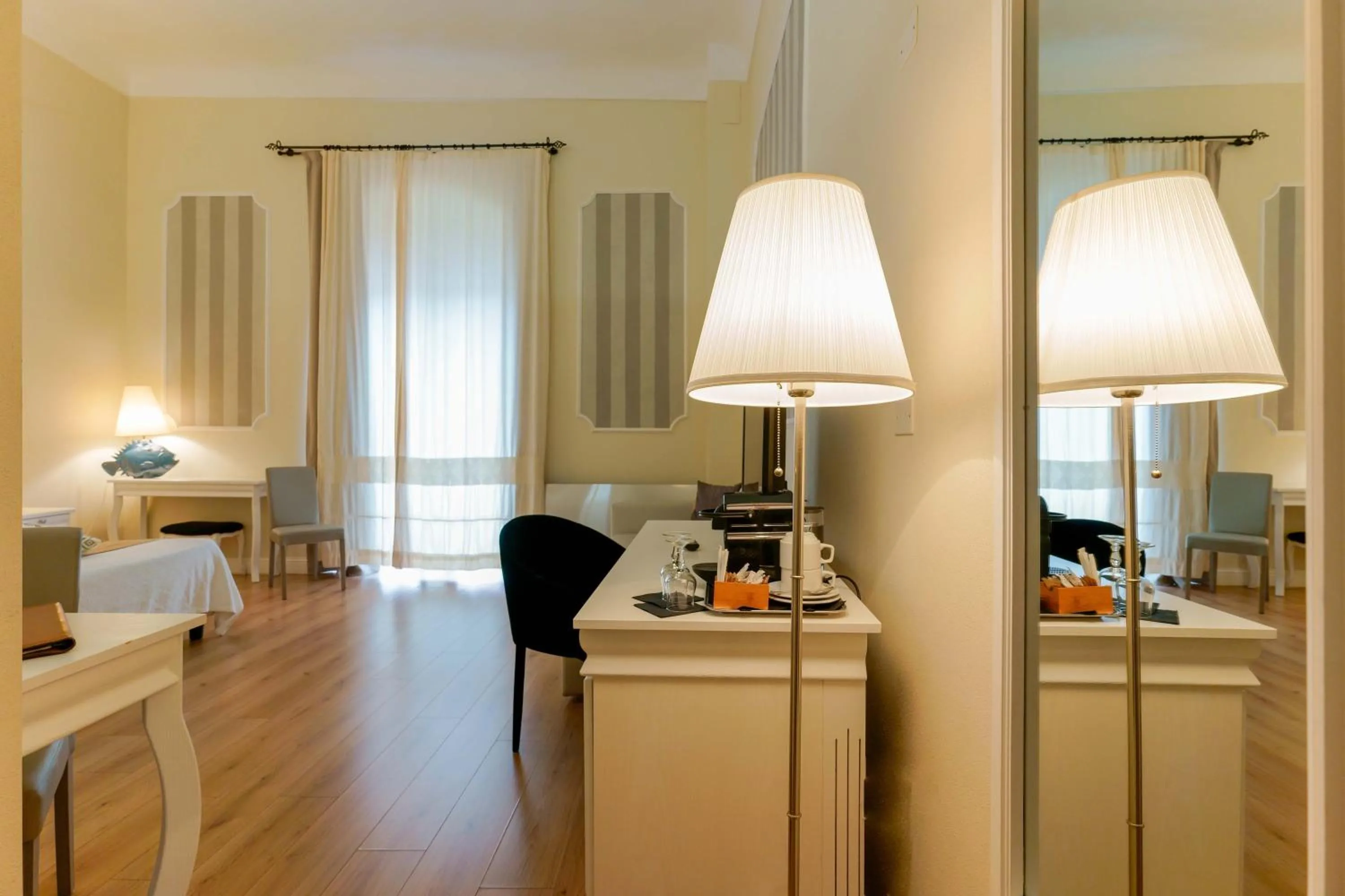 Photo of the whole room, Bed in Palazzo Pischedda